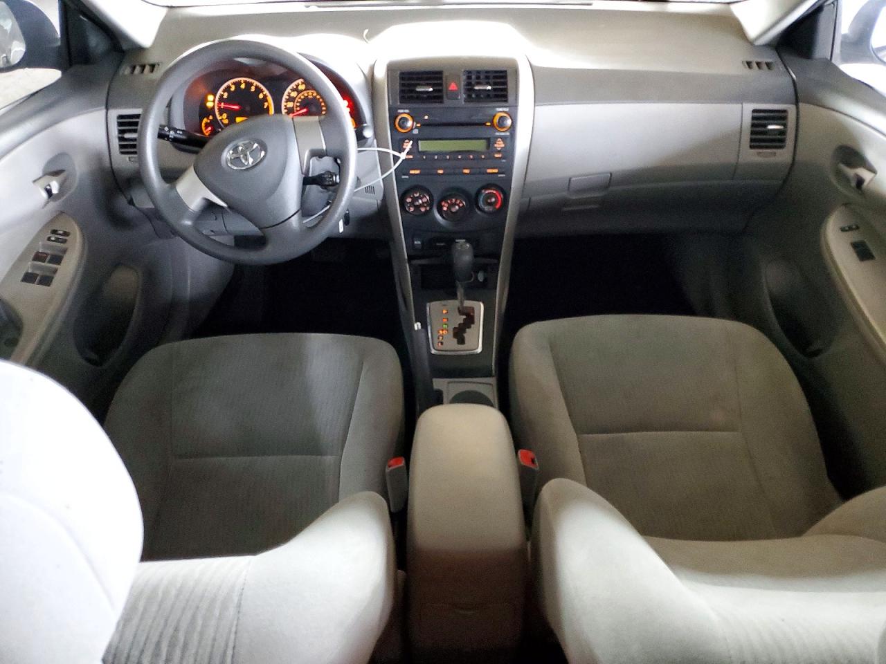 2010 Toyota Corolla Le Silver vin: 1NXBU4EE4AZ203035