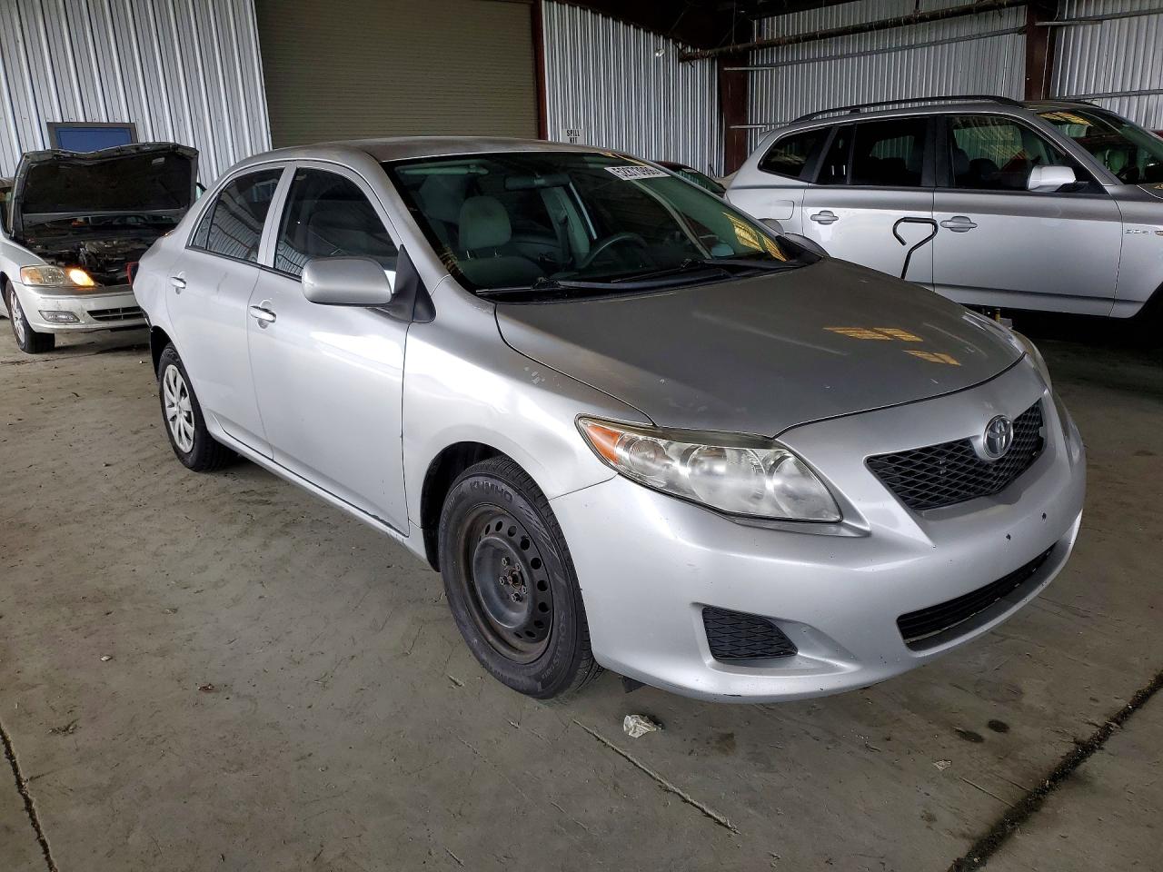 2010 Toyota Corolla Le Silver vin: 1NXBU4EE4AZ203035