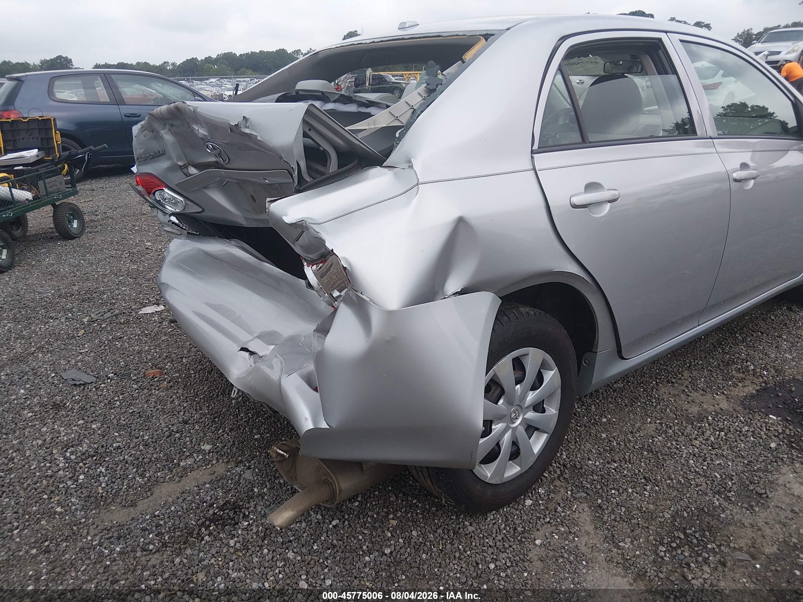 2010 Toyota Corolla Le Серебряный vin: 1NXBU4EE4AZ204461