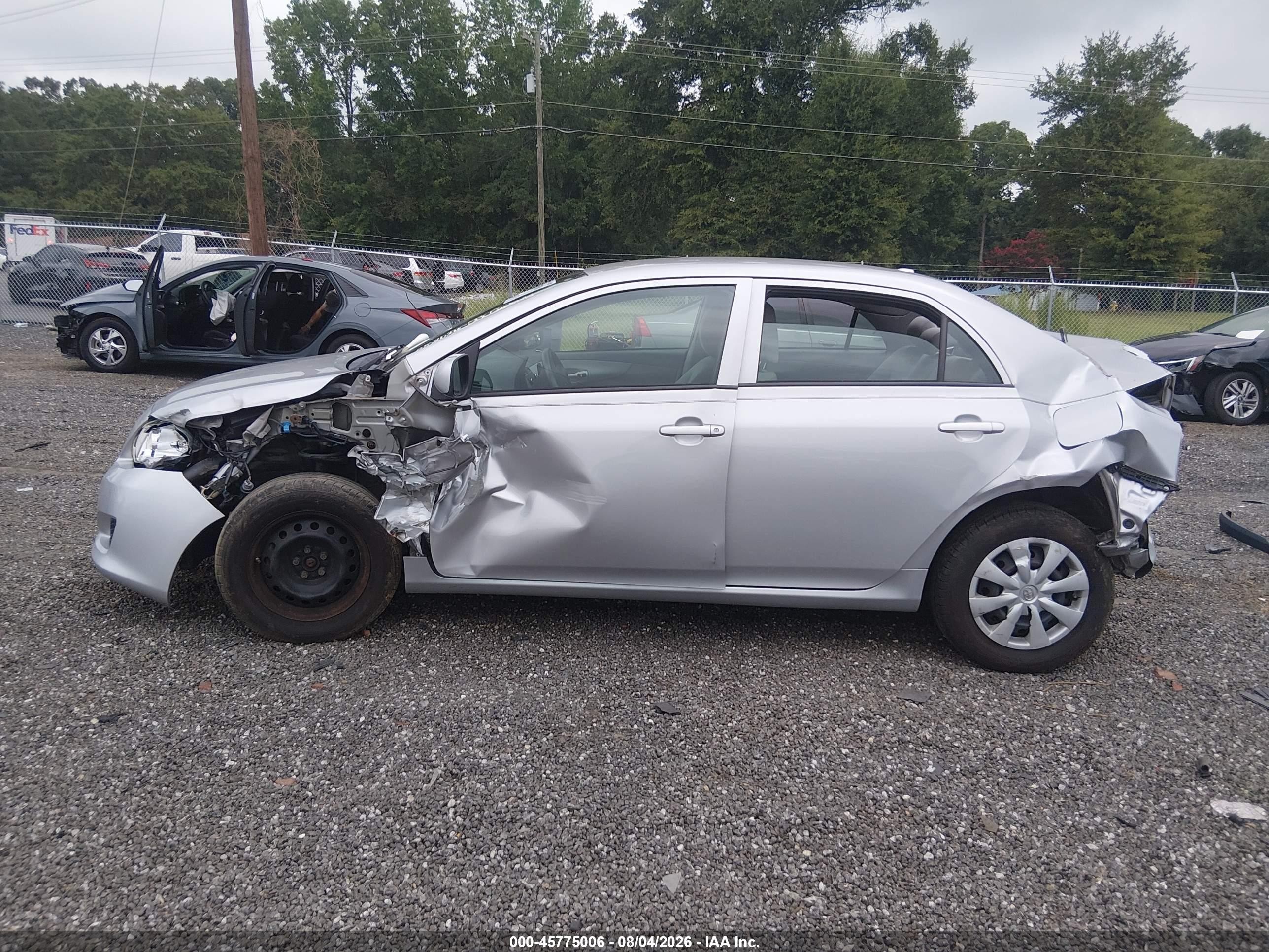 2010 Toyota Corolla Le Серебряный vin: 1NXBU4EE4AZ204461