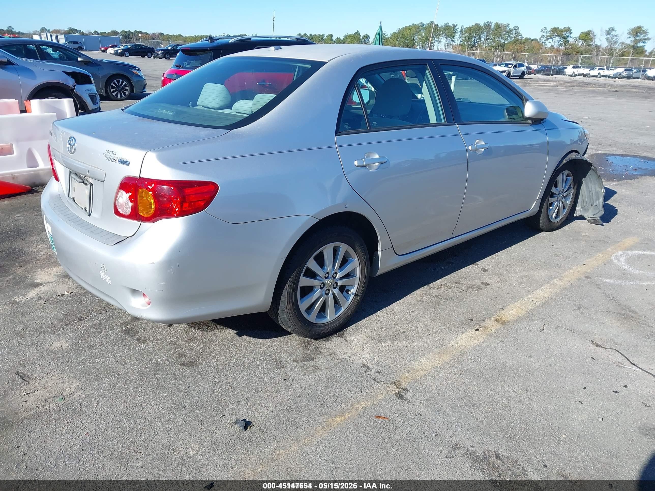 2010 Toyota Corolla Xle Silver vin: 1NXBU4EE4AZ224757