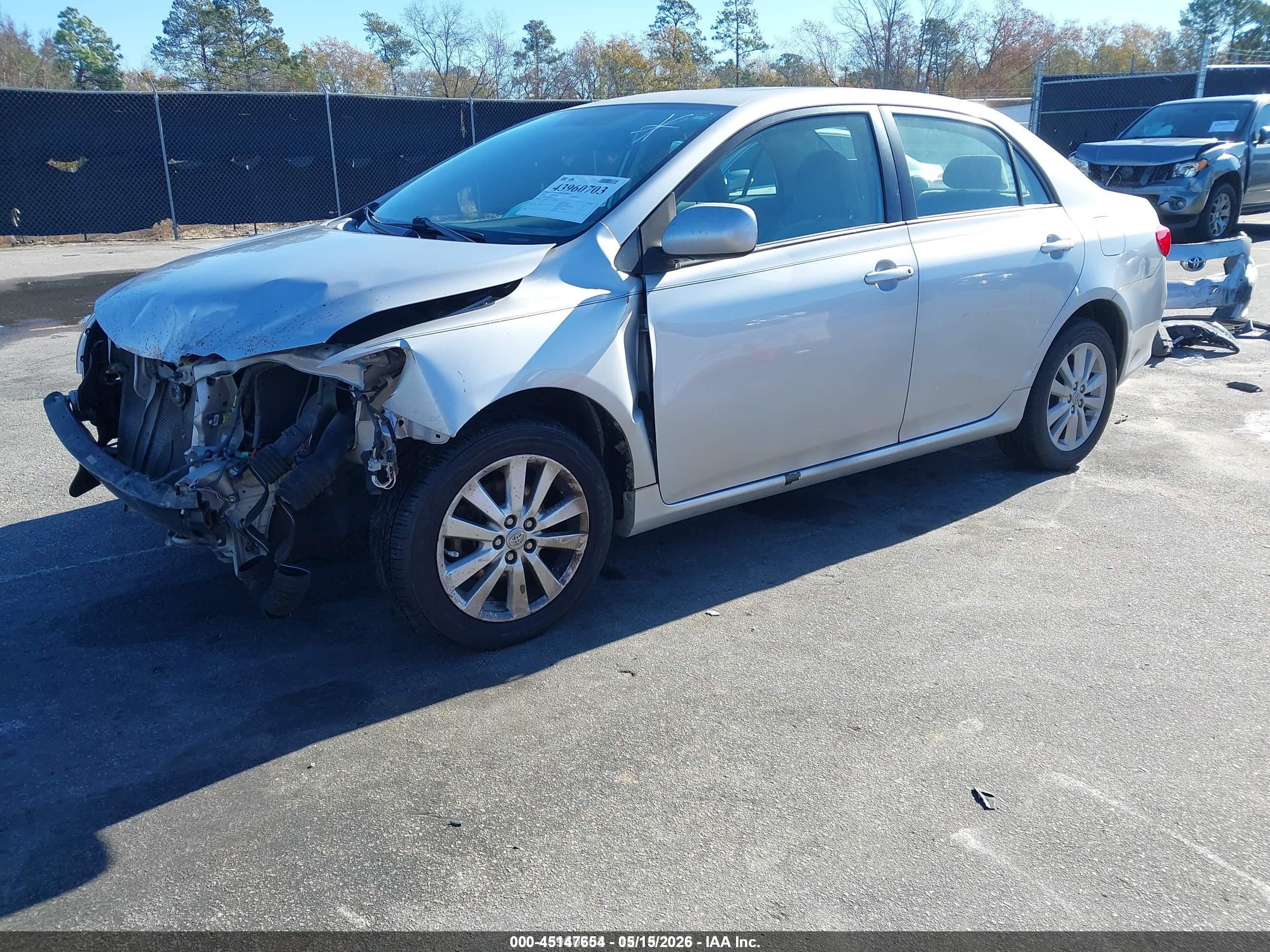 2010 Toyota Corolla Xle Silver vin: 1NXBU4EE4AZ224757