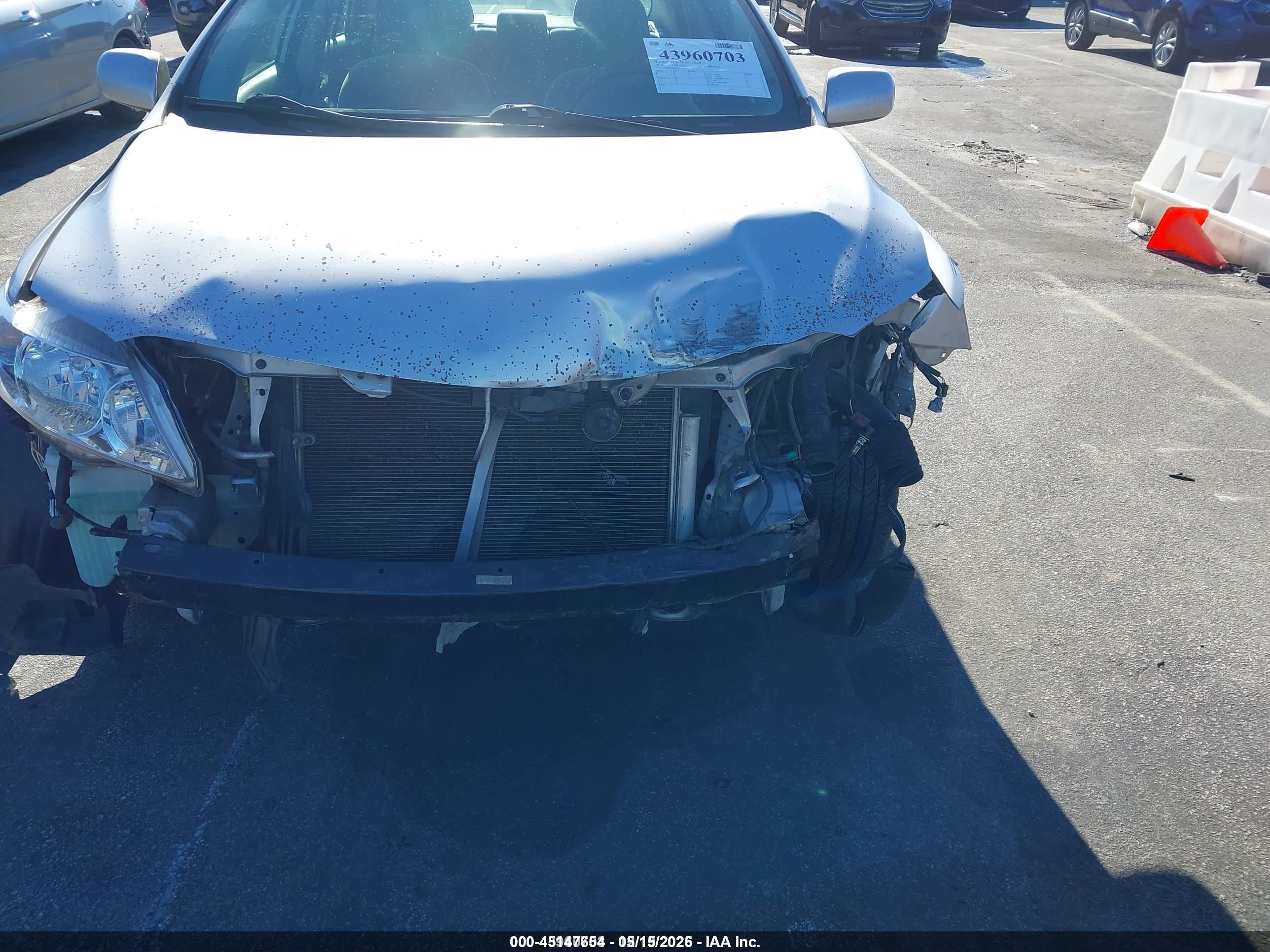 2010 Toyota Corolla Xle Silver vin: 1NXBU4EE4AZ224757