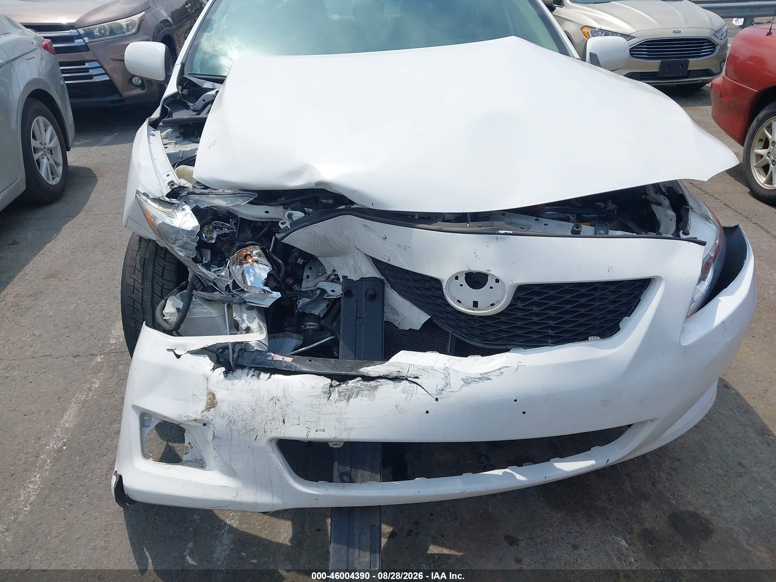 2010 Toyota Corolla Le White vin: 1NXBU4EE4AZ238917