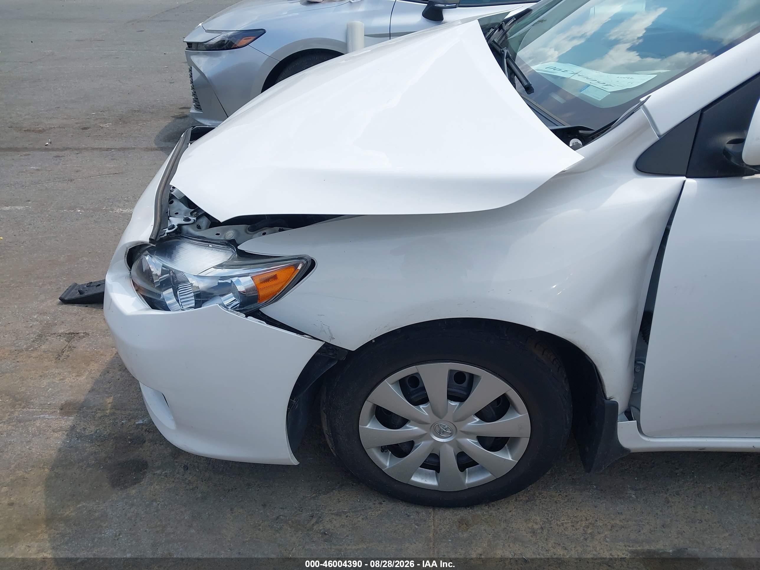 2010 Toyota Corolla Le White vin: 1NXBU4EE4AZ238917