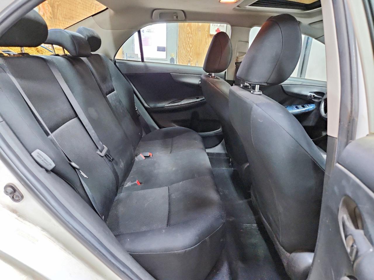 2010 Toyota Corolla S White vin: 1NXBU4EE4AZ239727