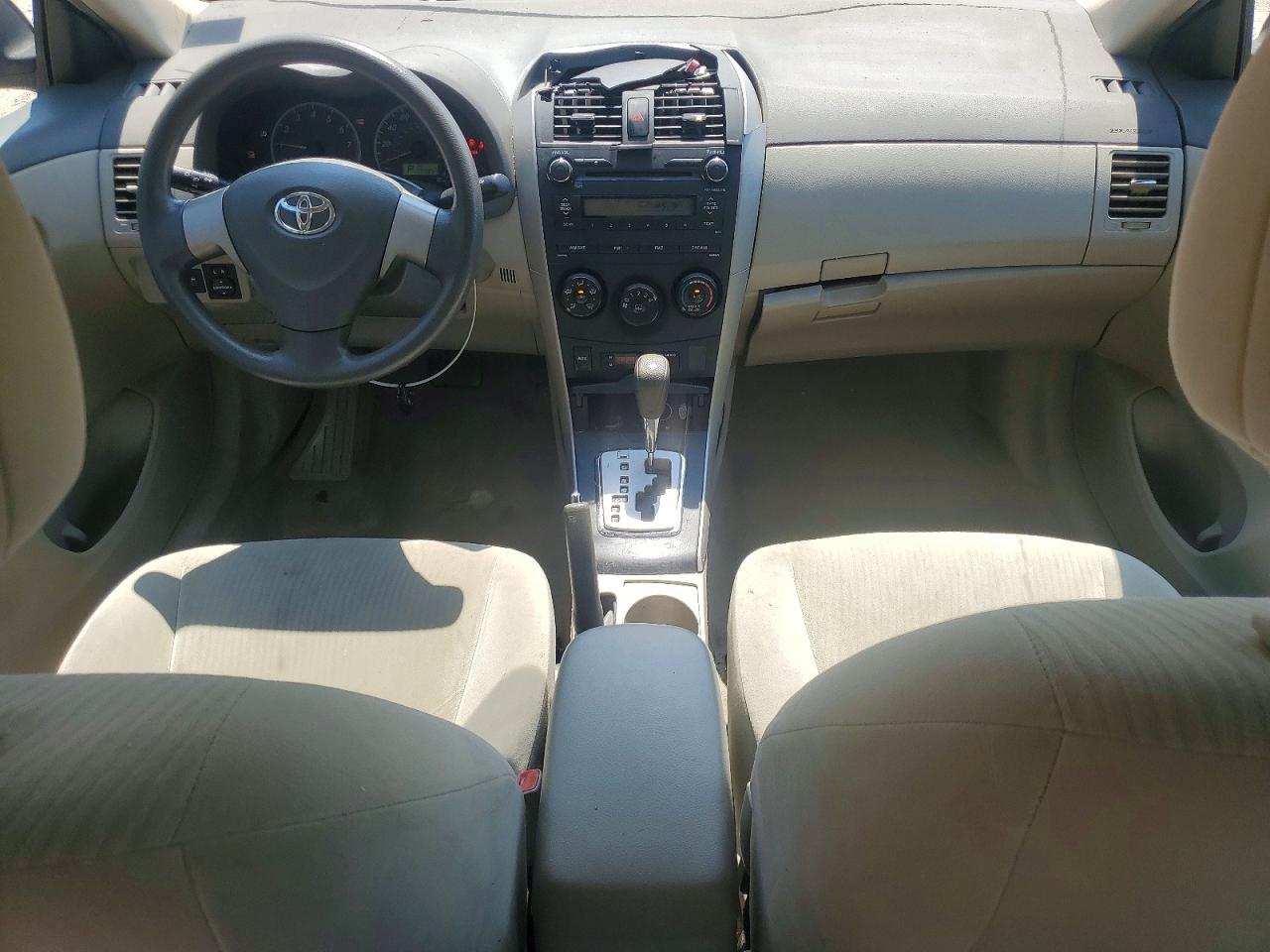 2010 Toyota Corolla Le Red vin: 1NXBU4EE4AZ258116