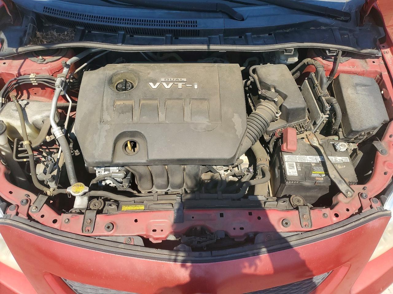 2010 Toyota Corolla Le Red vin: 1NXBU4EE4AZ258116