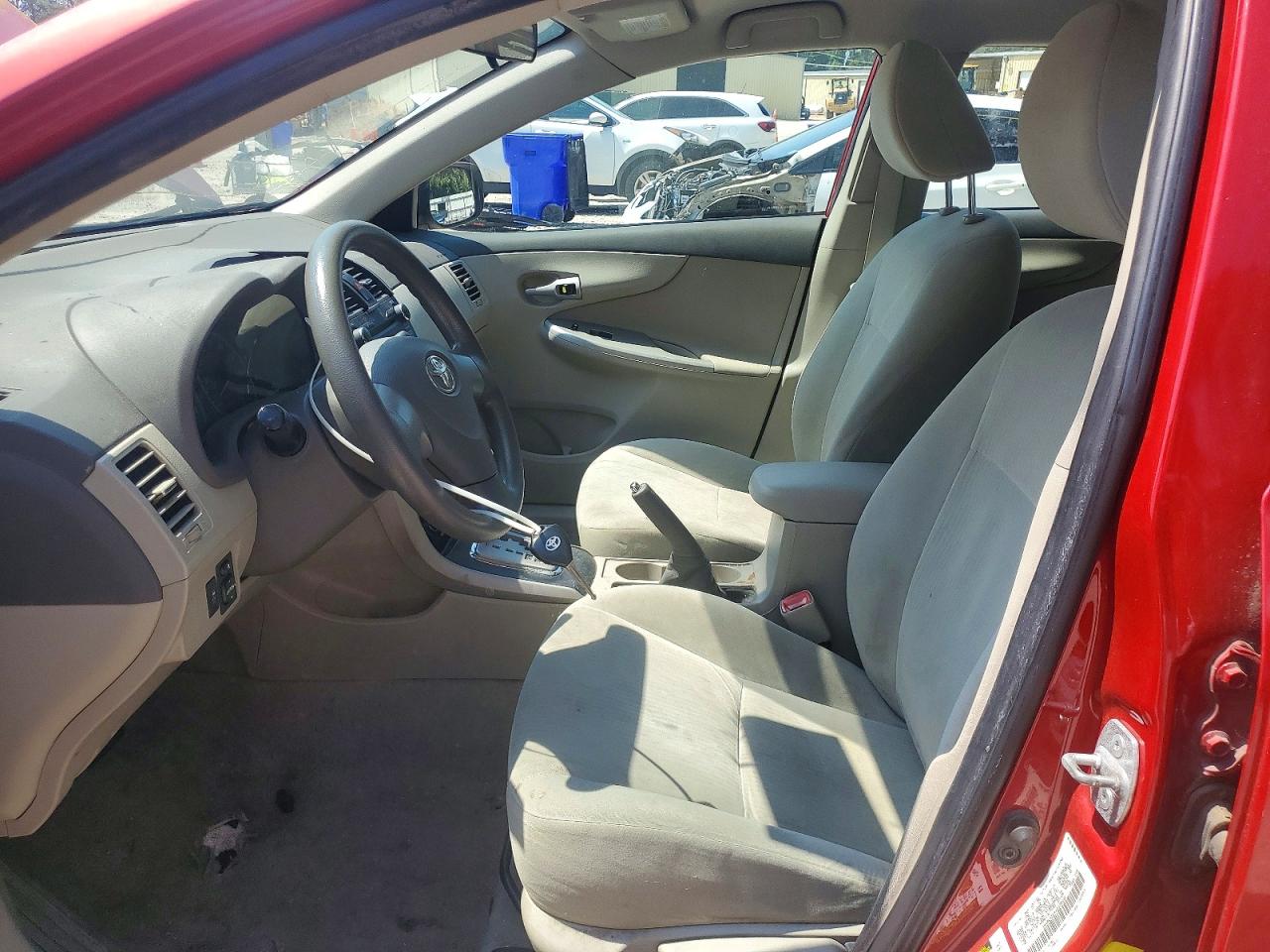 2010 Toyota Corolla Le Red vin: 1NXBU4EE4AZ258116