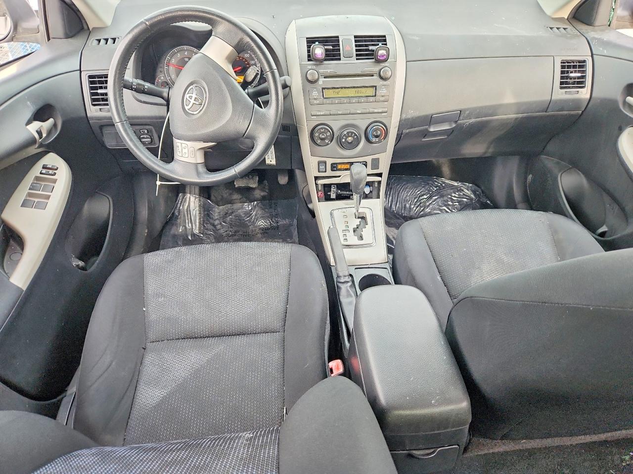 2010 Toyota Corolla S Серебряный vin: 1NXBU4EE4AZ259797