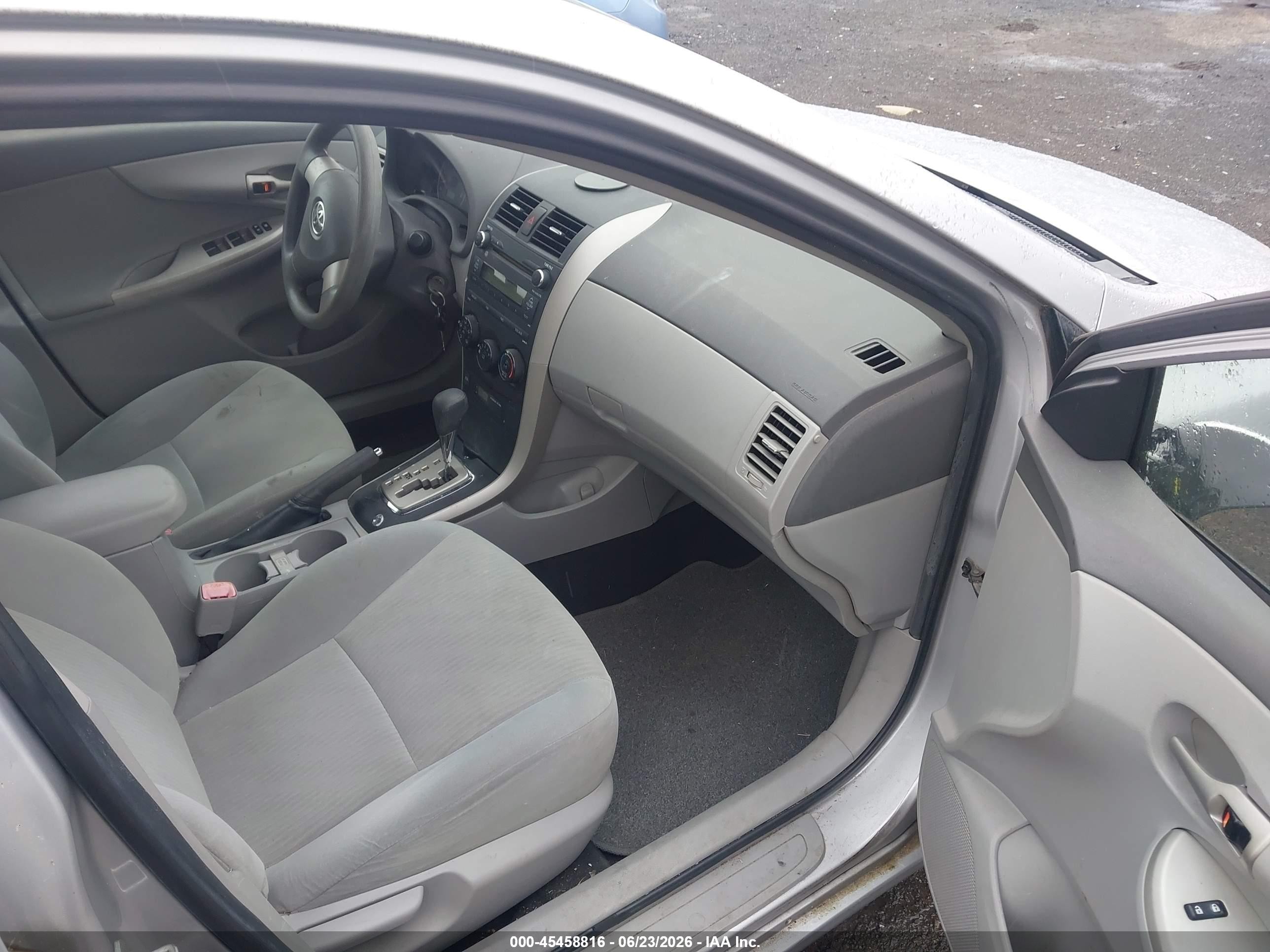 2010 Toyota Corolla Le Серебряный vin: 1NXBU4EE4AZ270220