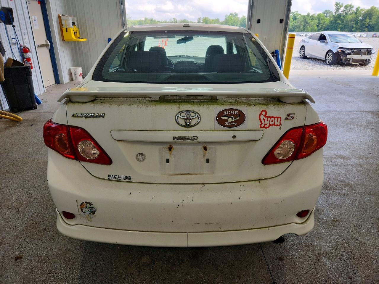 2010 Toyota Corolla S Белый vin: 1NXBU4EE4AZ272548