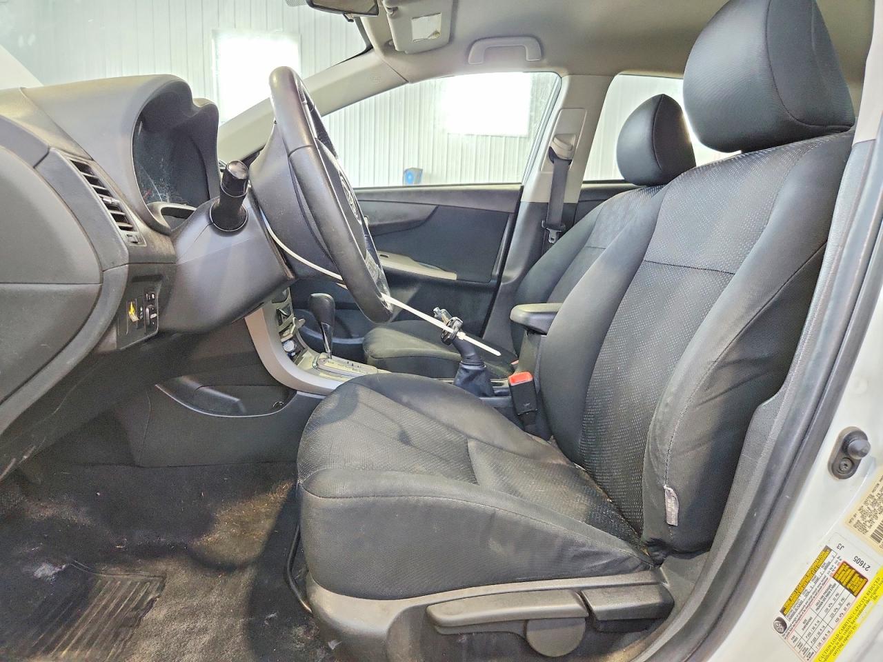 2010 Toyota Corolla S Белый vin: 1NXBU4EE4AZ272548
