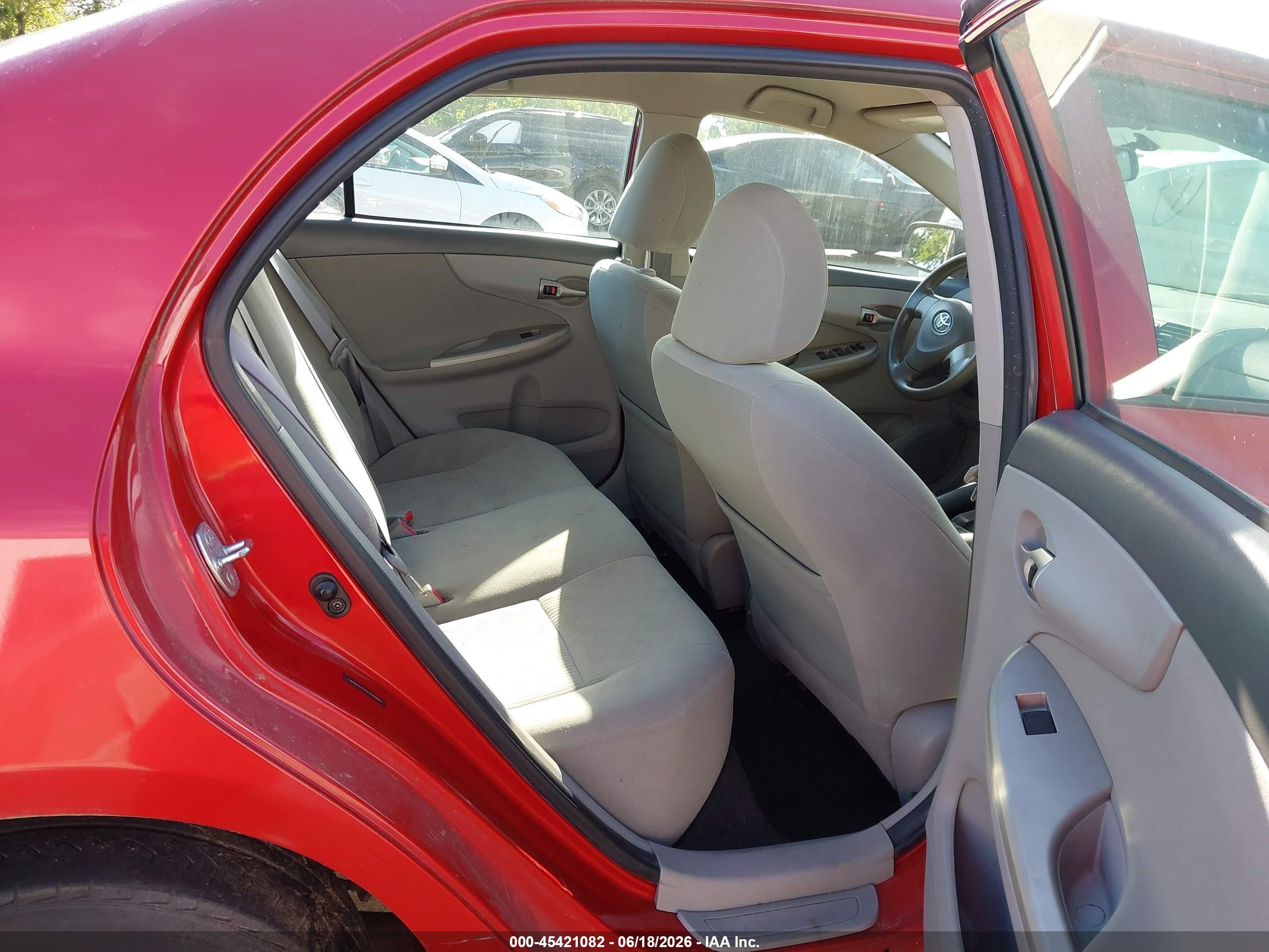 2010 Toyota Corolla Le Red vin: 1NXBU4EE4AZ284859