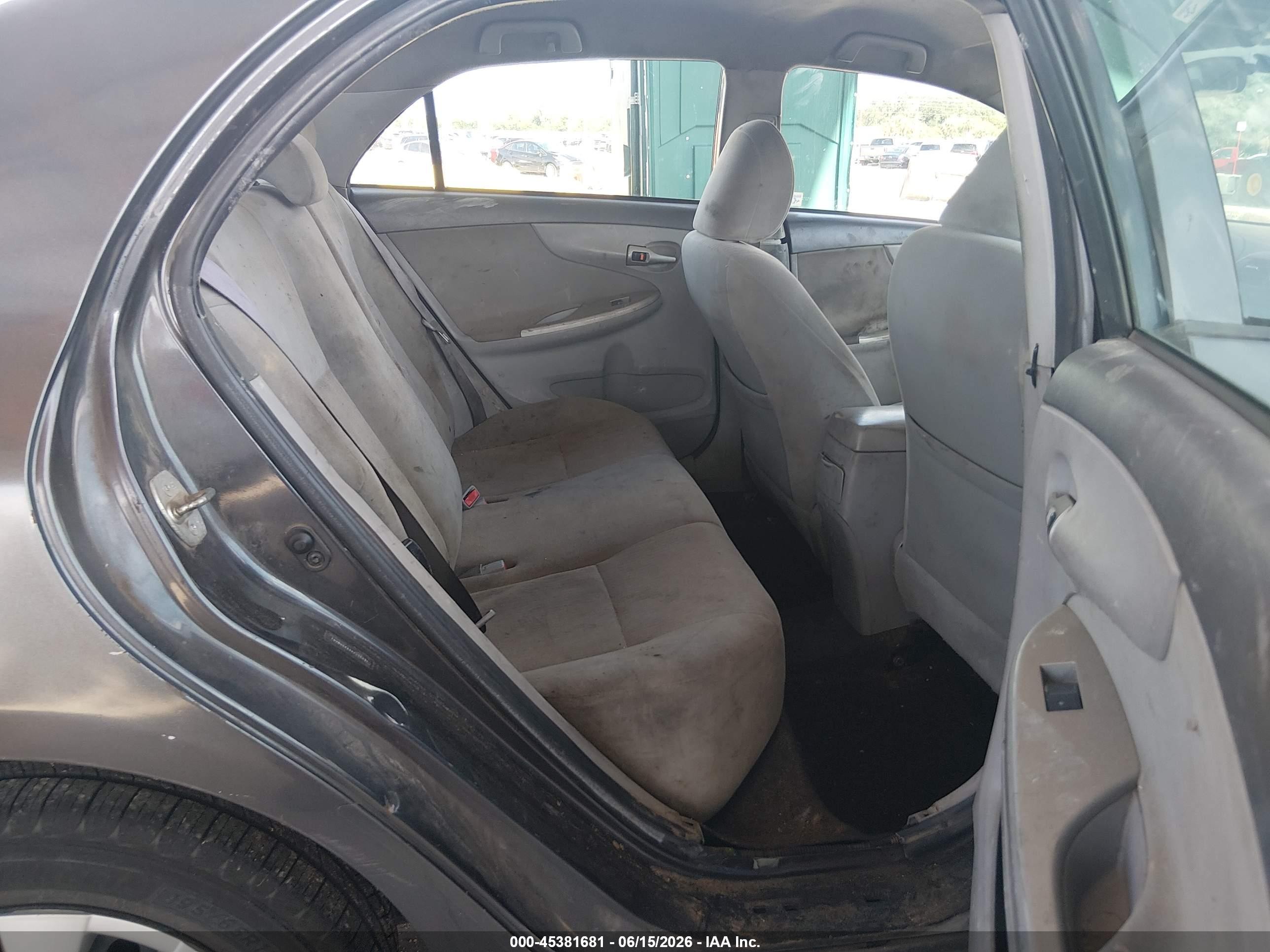 2010 Toyota Corolla Le Gray vin: 1NXBU4EE4AZ296431
