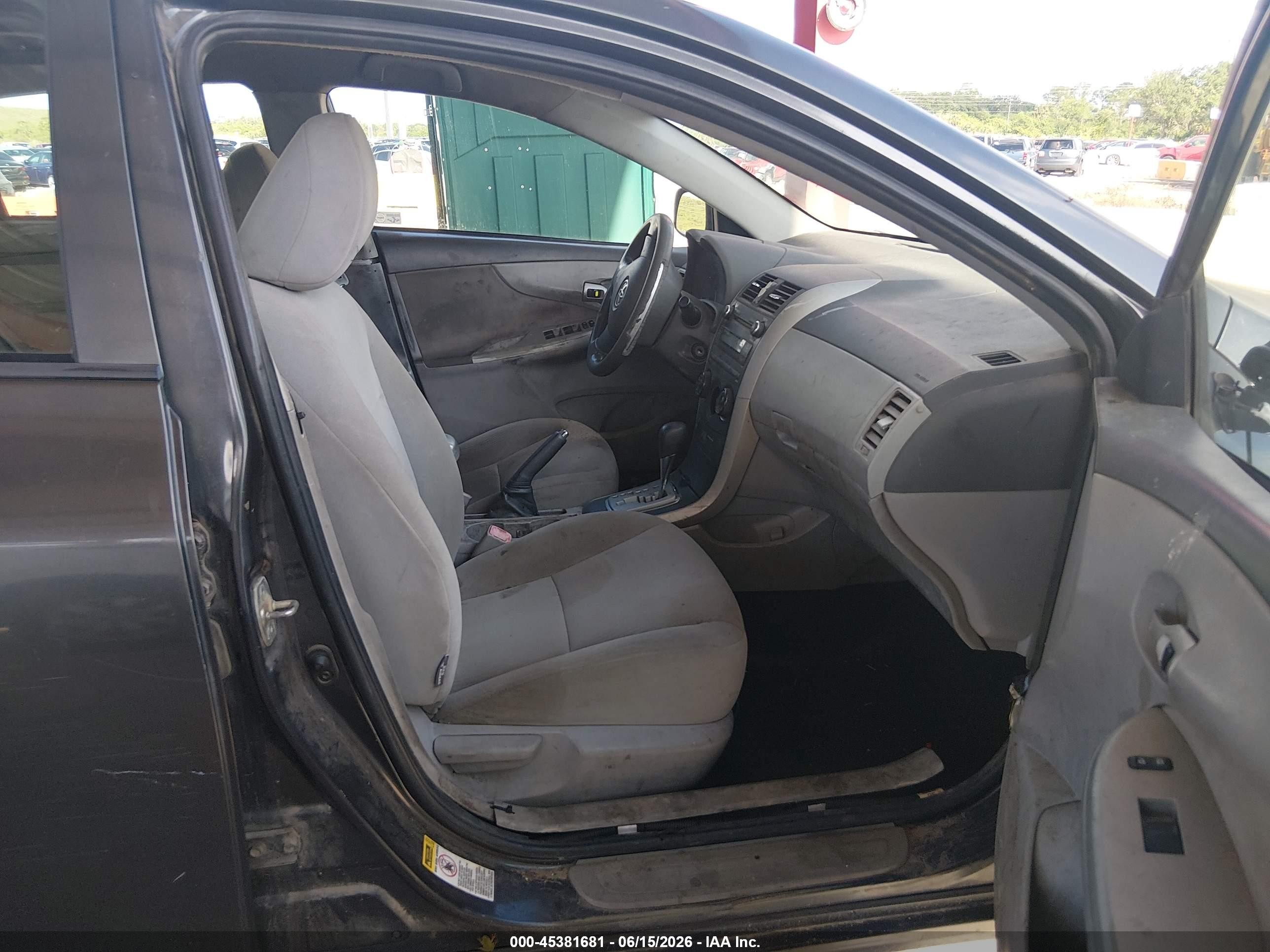 2010 Toyota Corolla Le Gray vin: 1NXBU4EE4AZ296431