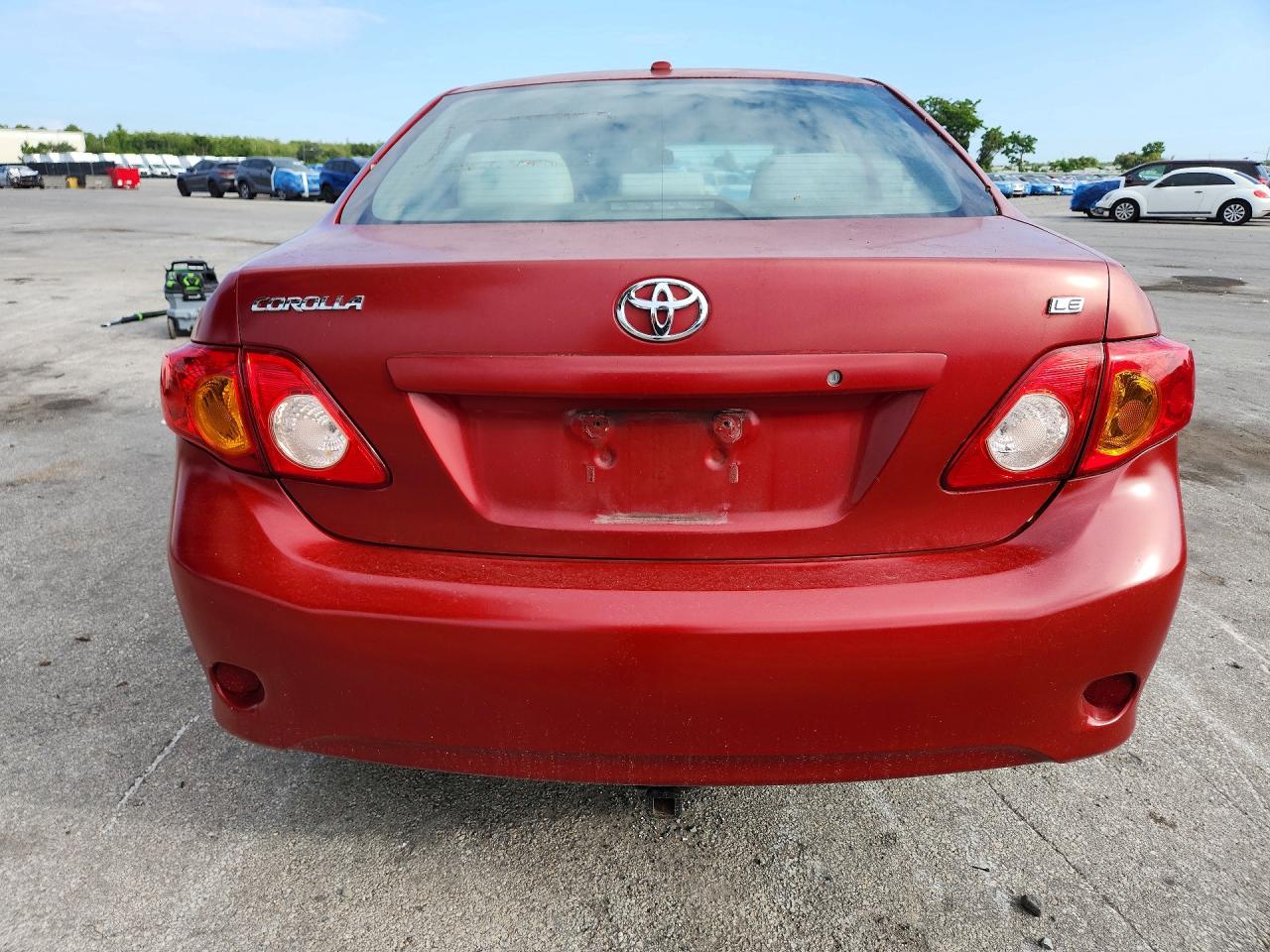 2010 Toyota Corolla Le Red vin: 1NXBU4EE4AZ304074