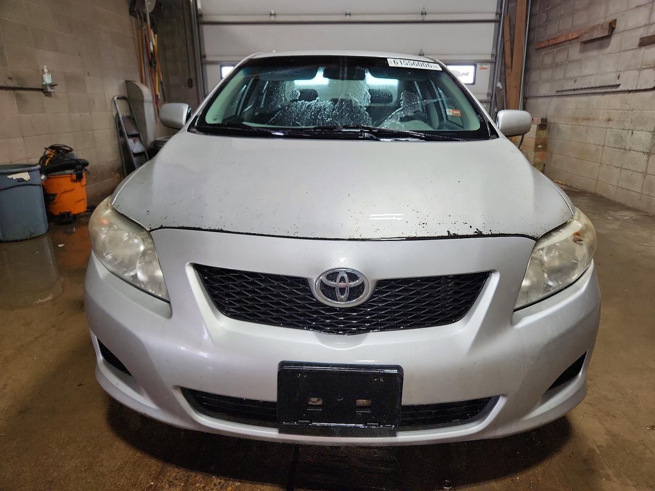2010 Toyota Corolla Le Silver vin: 1NXBU4EE4AZ305824