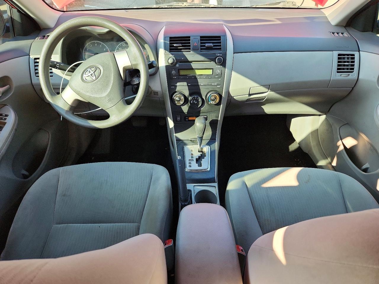 2010 Toyota Corolla Le Red vin: 1NXBU4EE4AZ335972