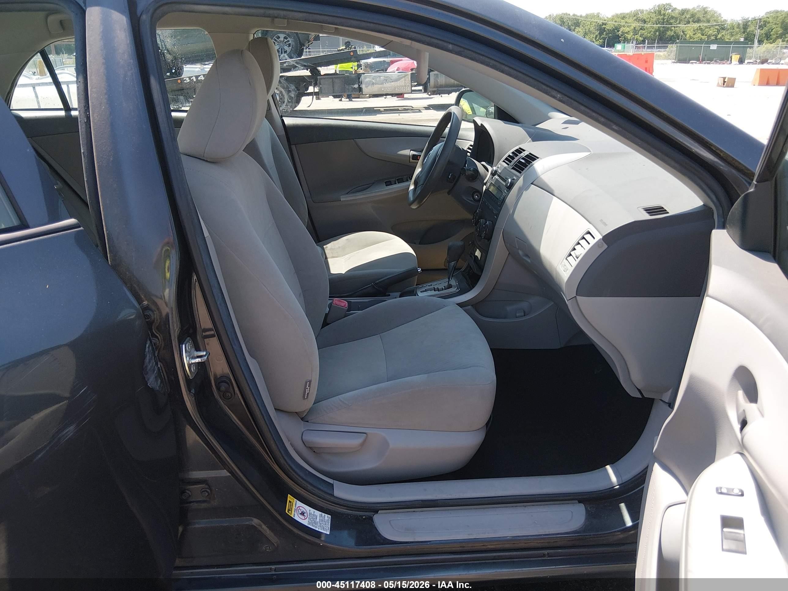 2010 Toyota Corolla Le Gray vin: 1NXBU4EE4AZ340900
