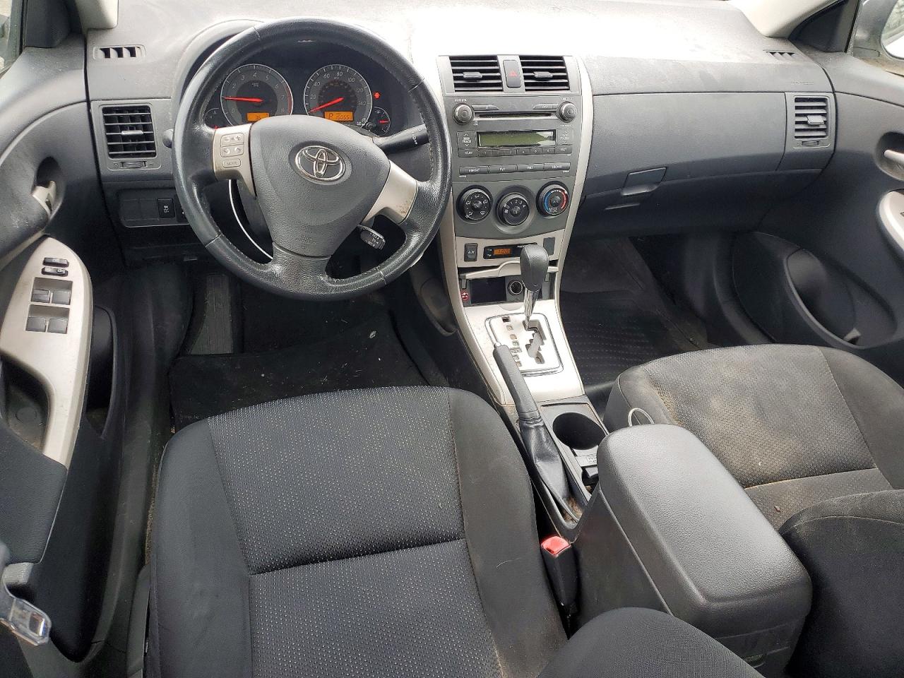 2010 Toyota Corolla S Белый vin: 1NXBU4EE4AZ350178