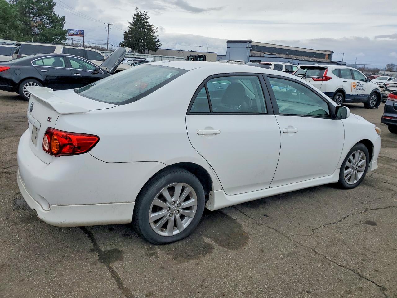 2010 Toyota Corolla S Белый vin: 1NXBU4EE4AZ350178