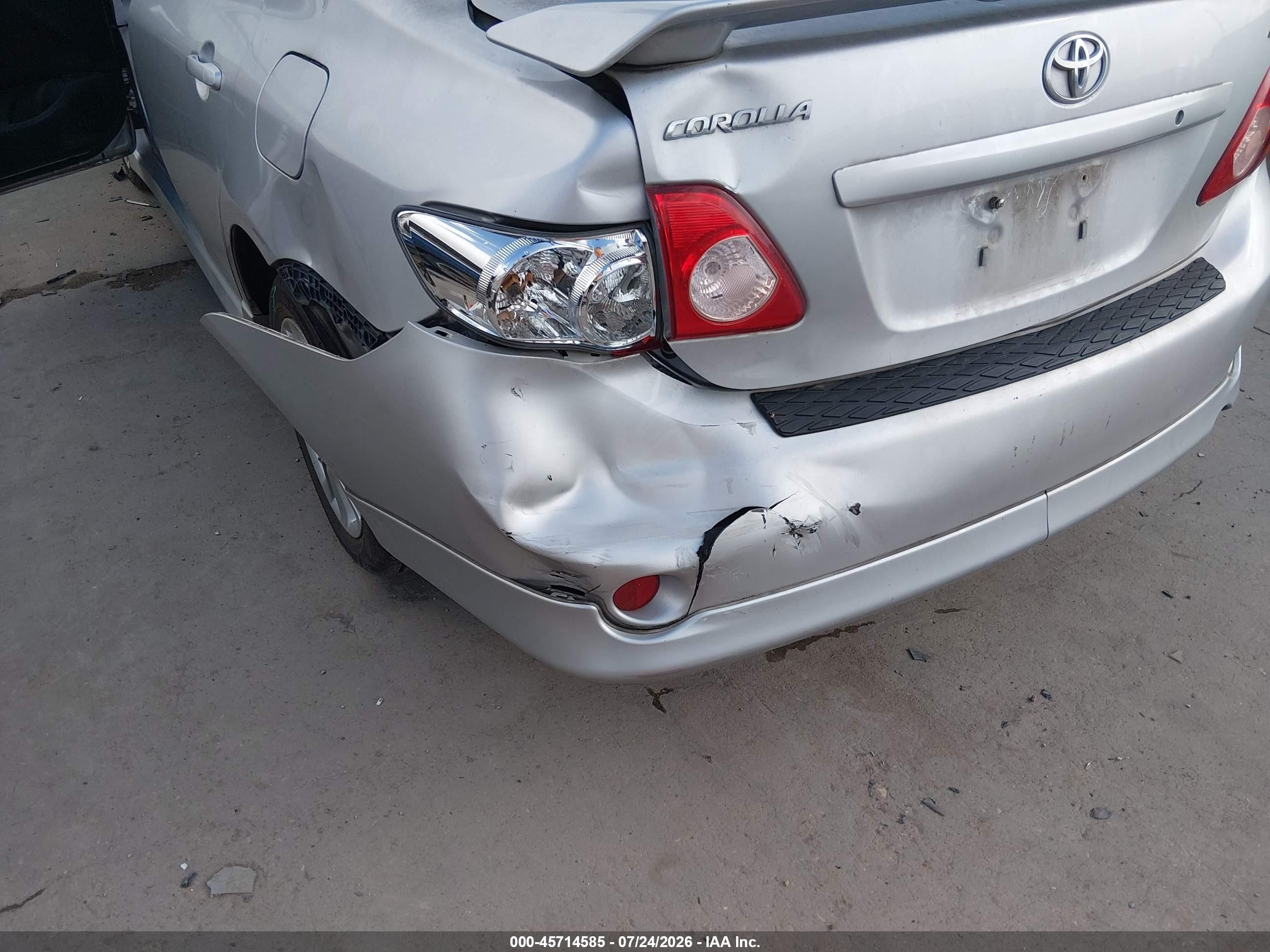2010 Toyota Corolla S Silver vin: 1NXBU4EE4AZ352366