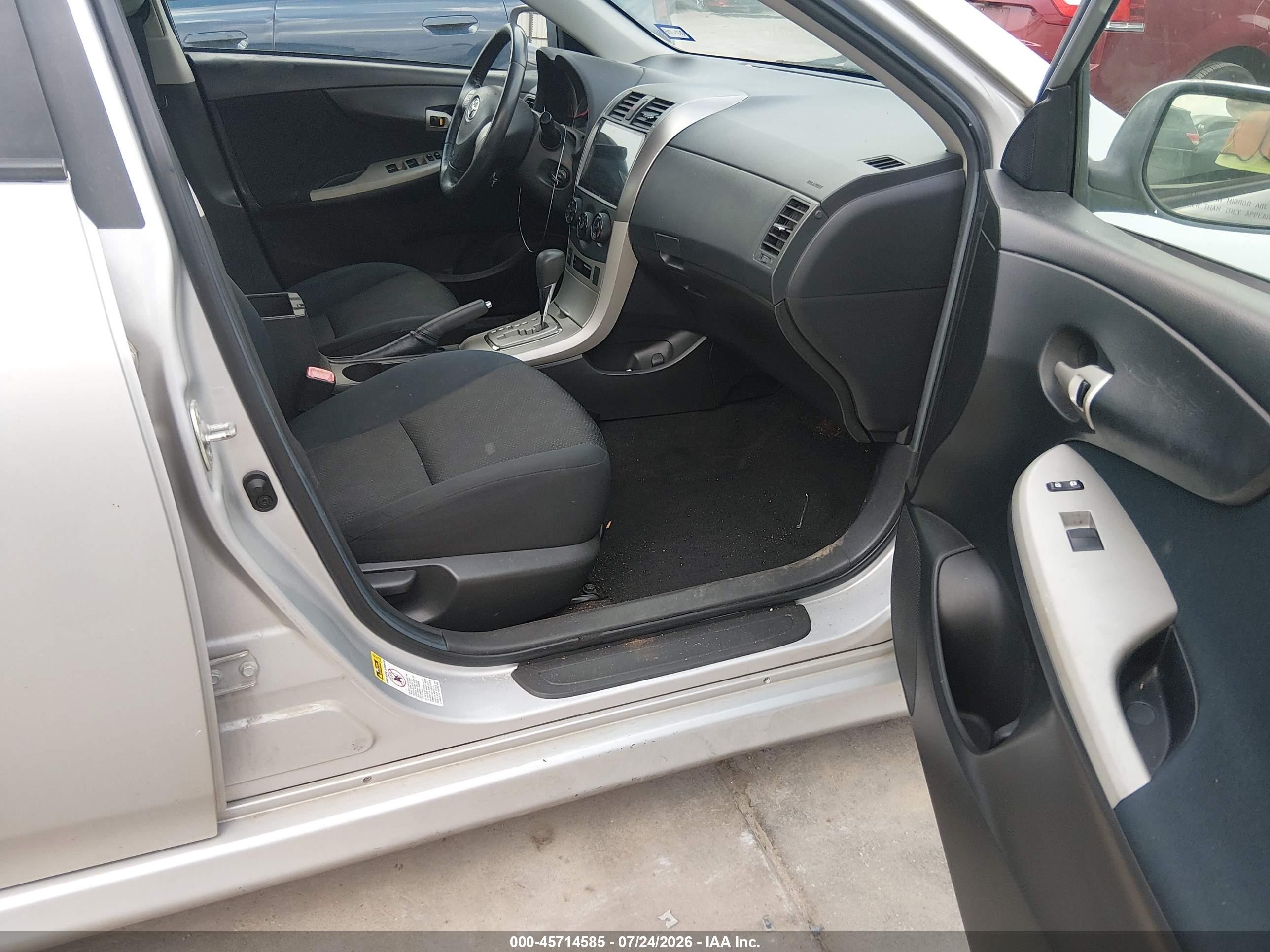 2010 Toyota Corolla S Silver vin: 1NXBU4EE4AZ352366