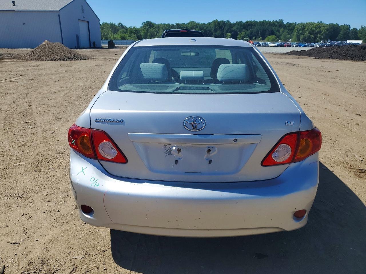 2010 Toyota Corolla Le Silver vin: 1NXBU4EE4AZ355915