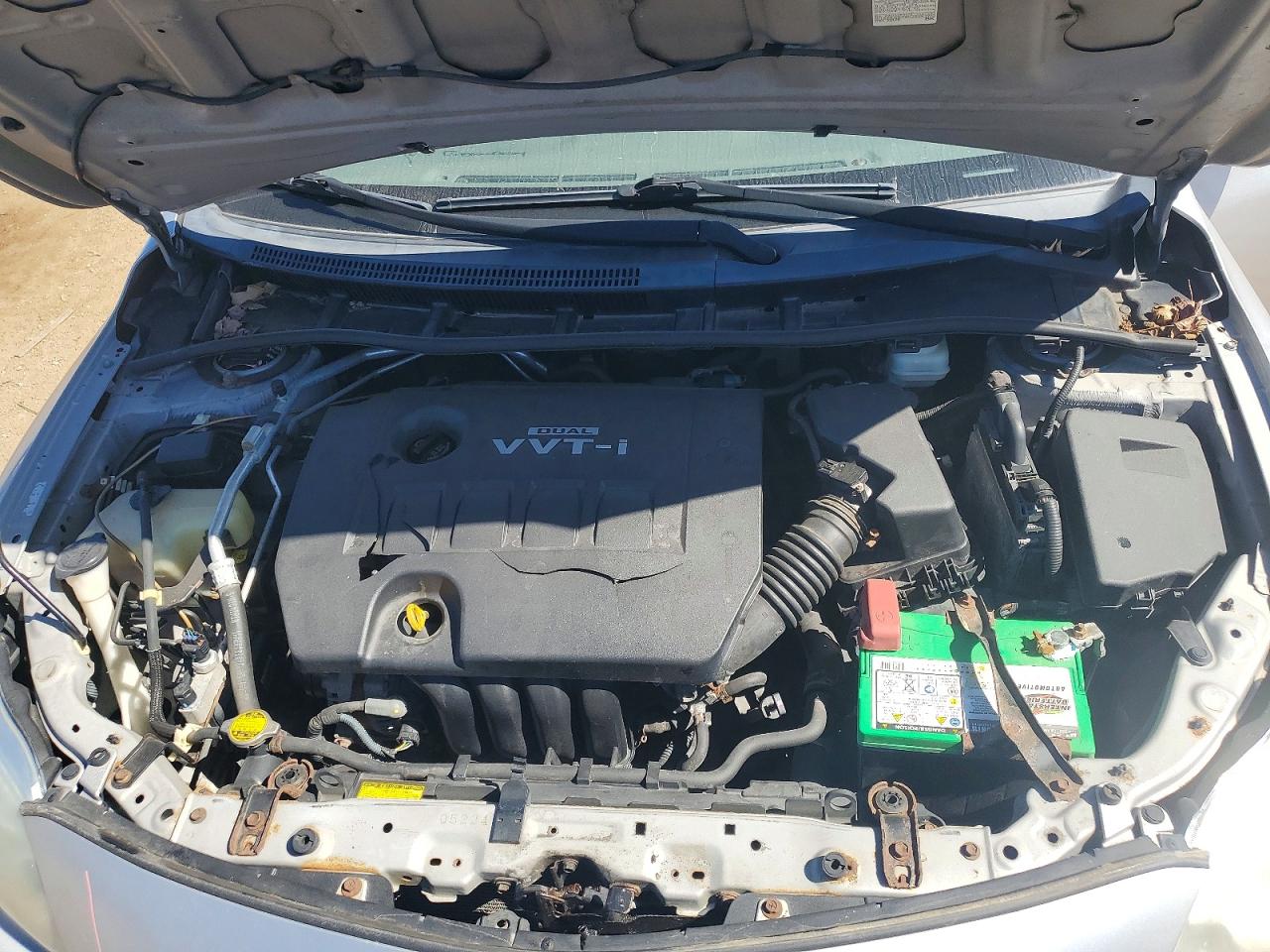 2010 Toyota Corolla Le Silver vin: 1NXBU4EE4AZ355915