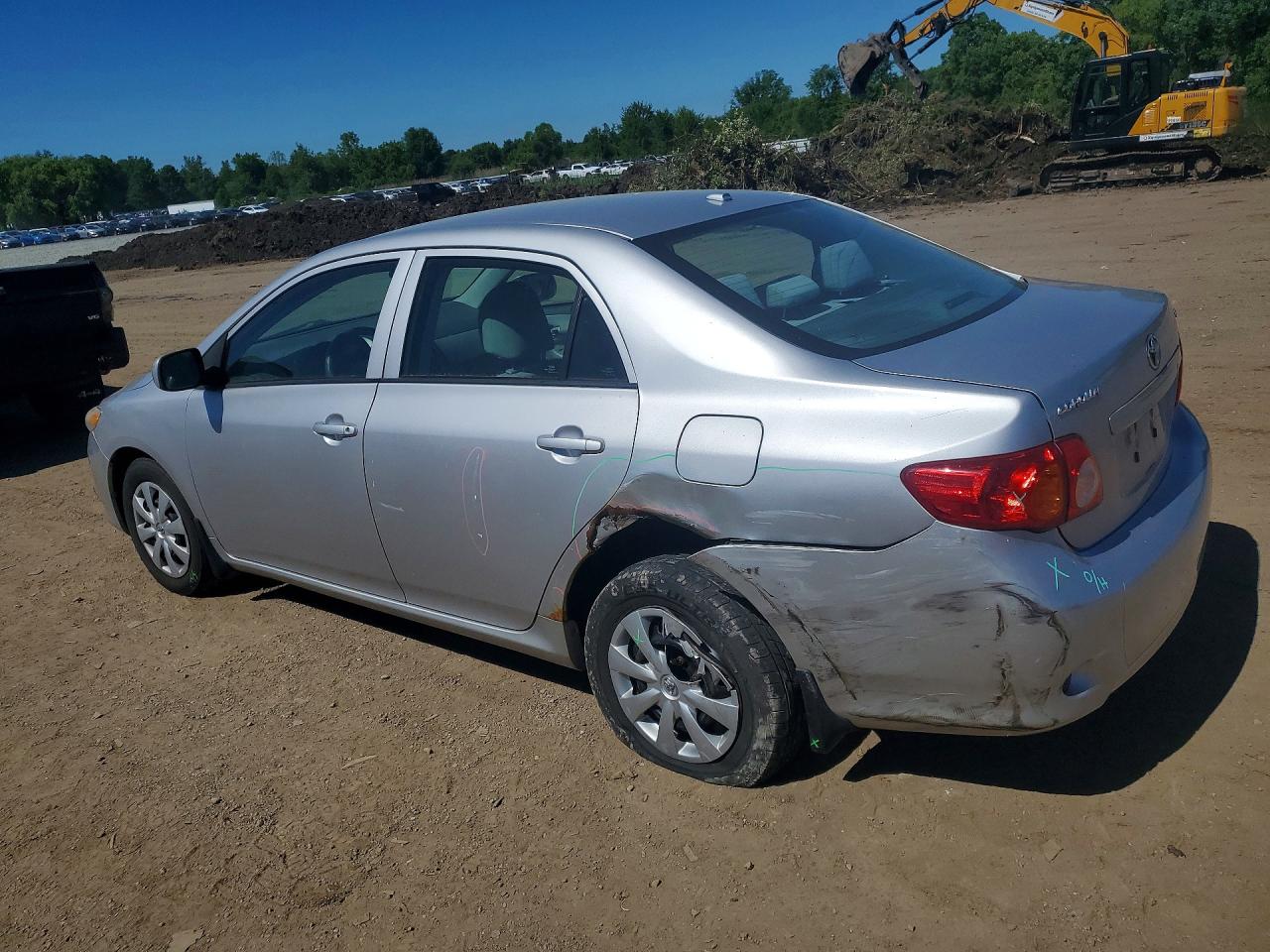 2010 Toyota Corolla Le Silver vin: 1NXBU4EE4AZ355915