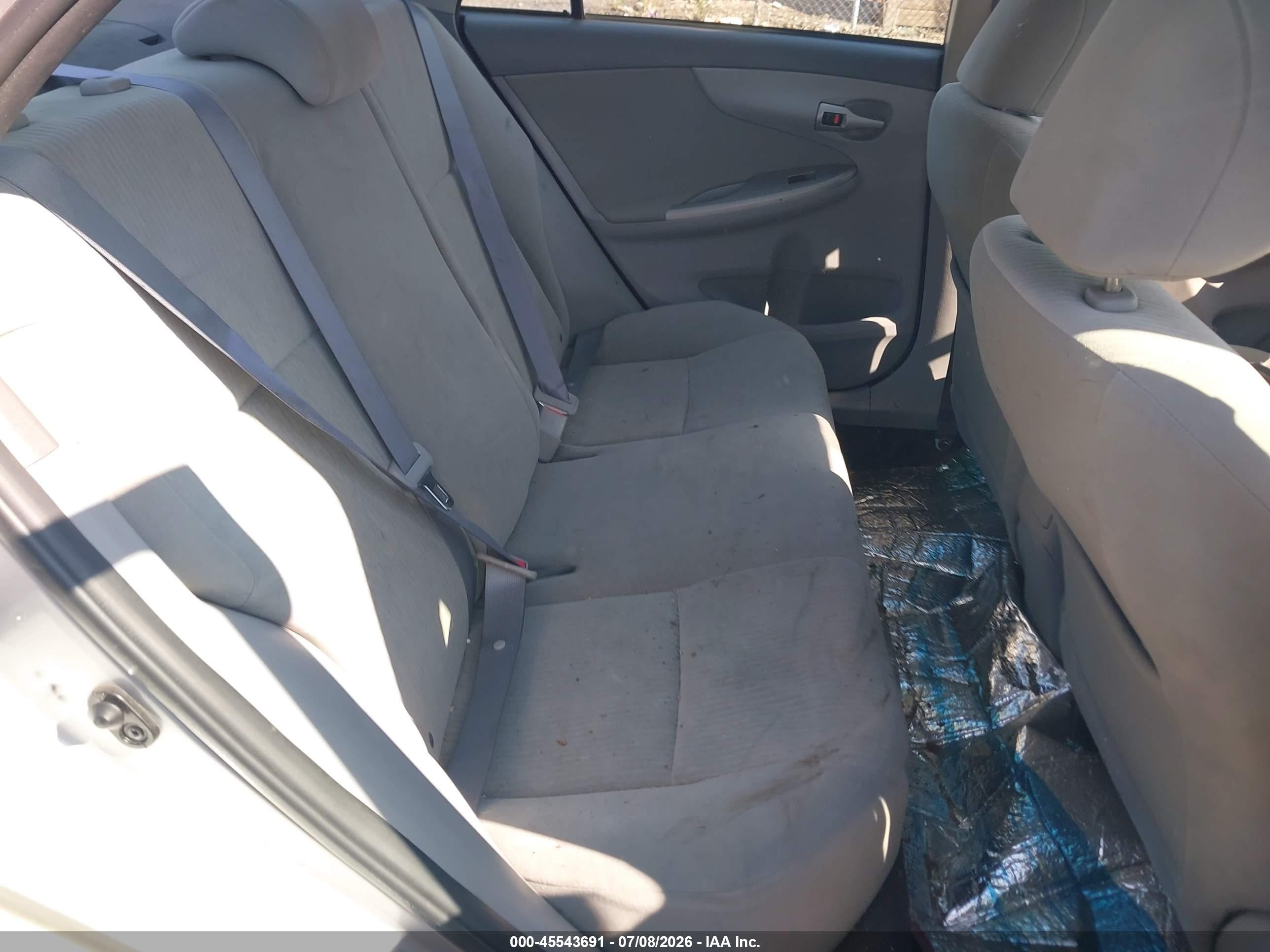 2010 Toyota Corolla Le Silver vin: 1NXBU4EE5AZ177125