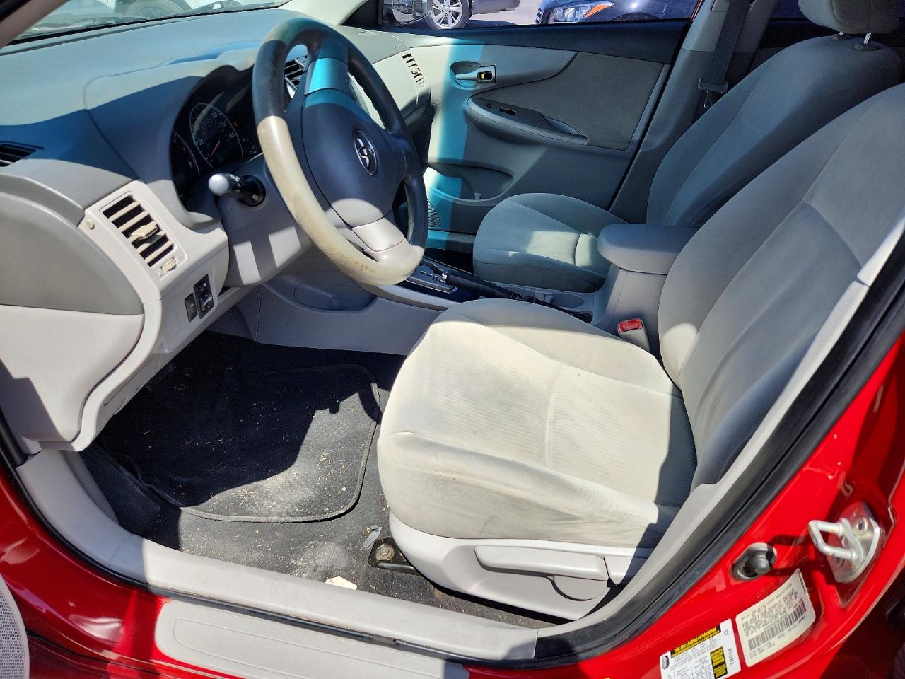 2010 Toyota Corolla Le Red vin: 1NXBU4EE5AZ180333