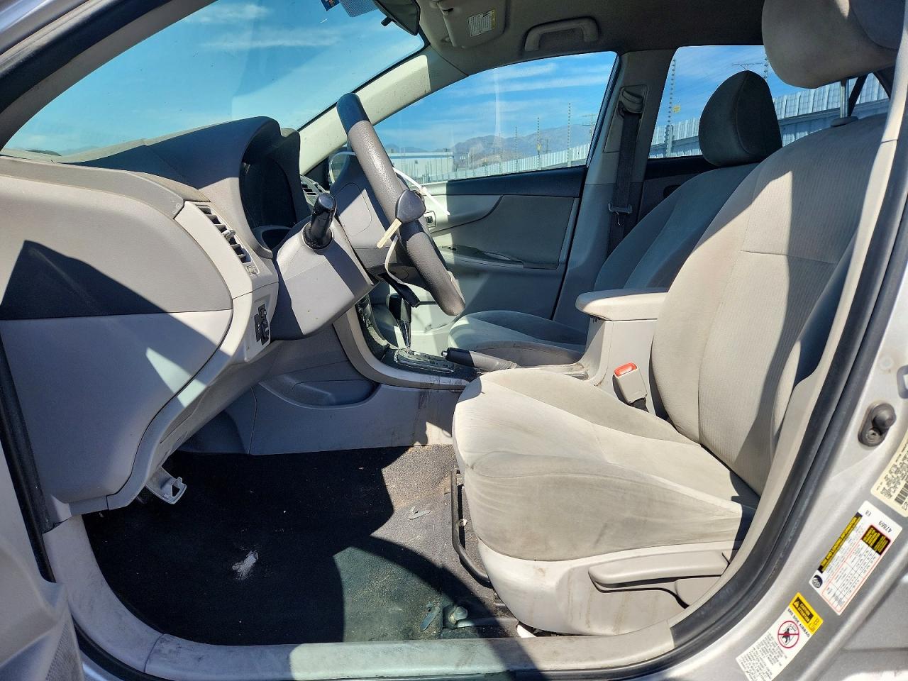 2010 Toyota Corolla Le Silver vin: 1NXBU4EE5AZ206123