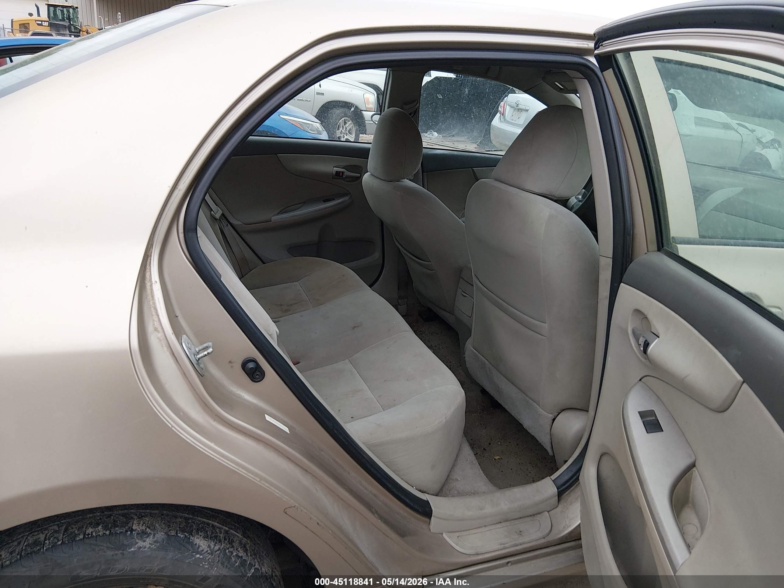 2010 Toyota Corolla Le Gold vin: 1NXBU4EE5AZ208597