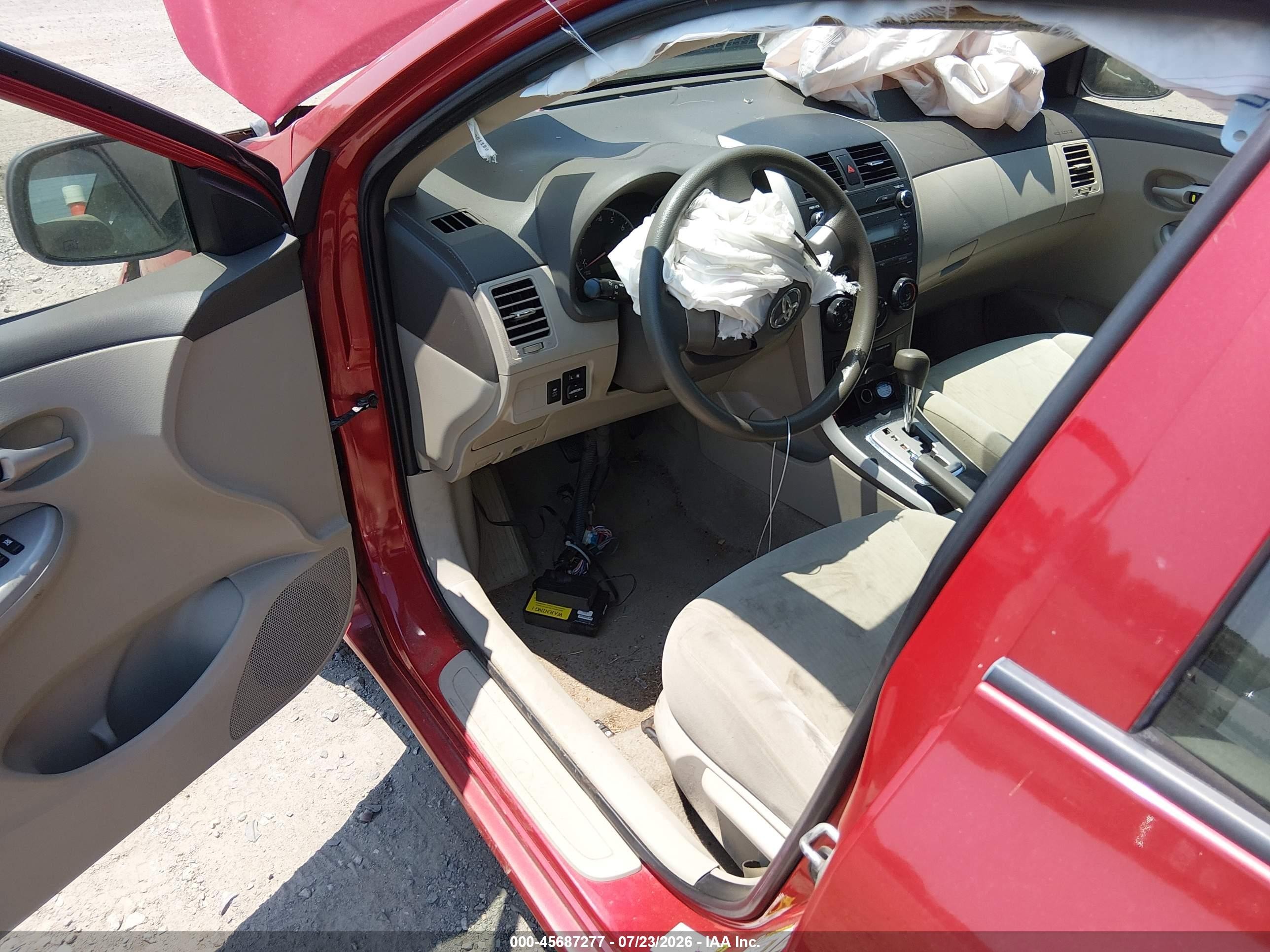 2010 Toyota Corolla Le Red vin: 1NXBU4EE5AZ277189