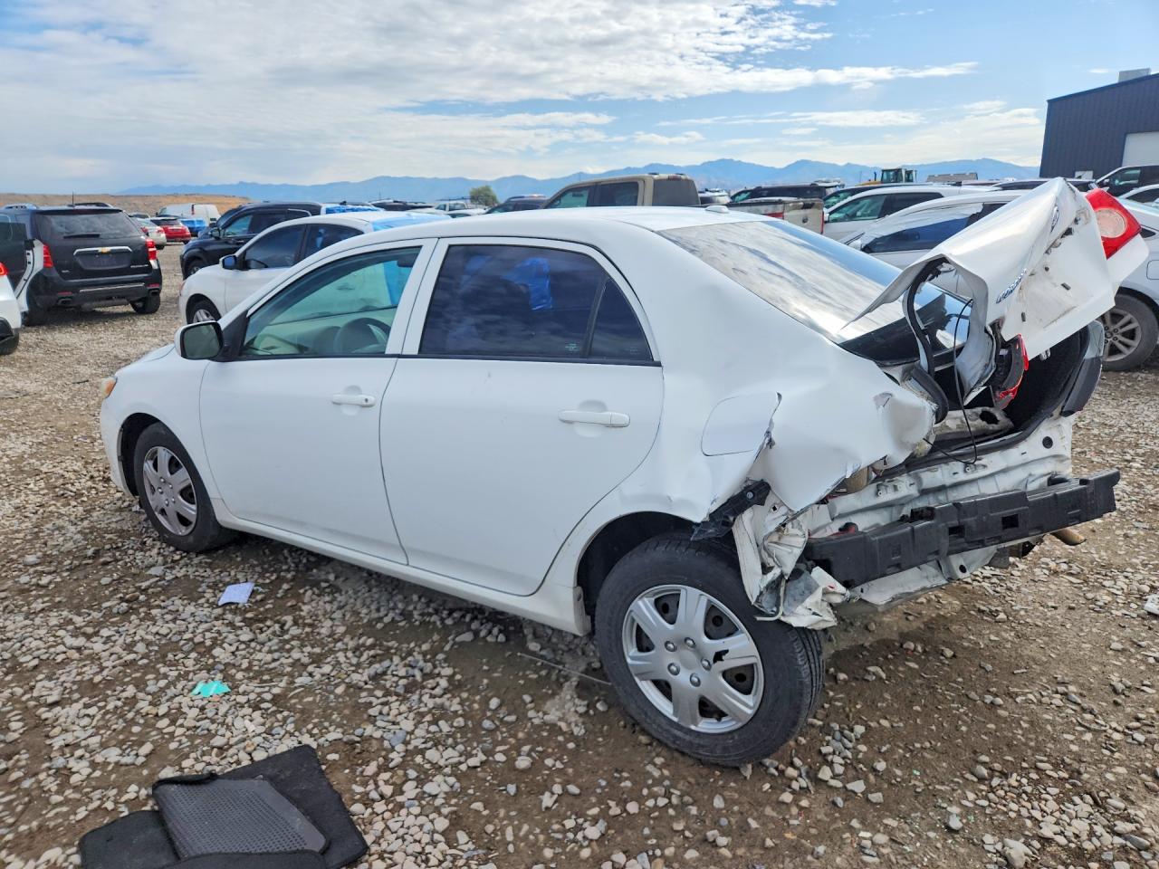 2010 Toyota Corolla Le White vin: 1NXBU4EE5AZ288810