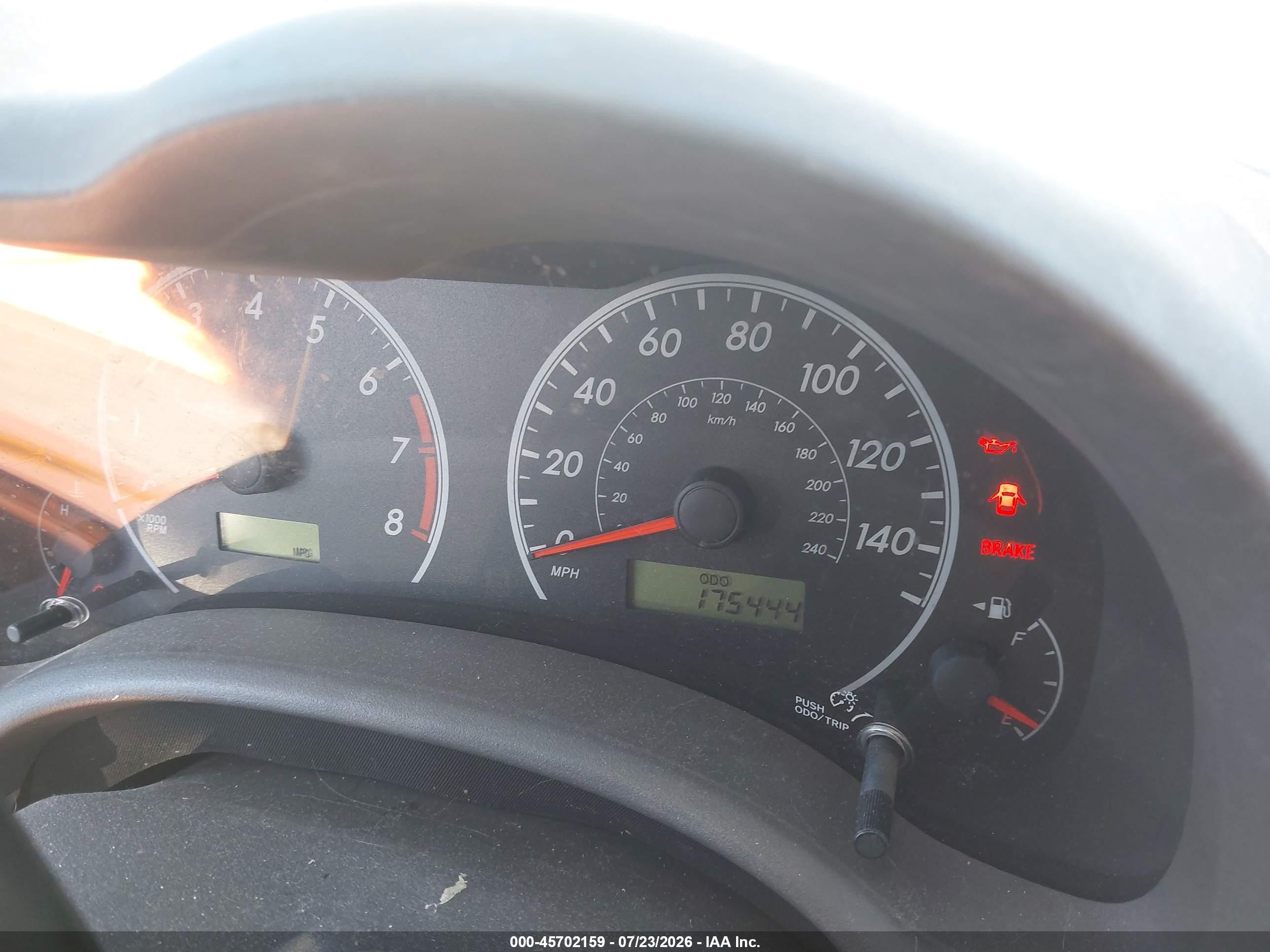 2010 Toyota Corolla Le Белый vin: 1NXBU4EE5AZ293599