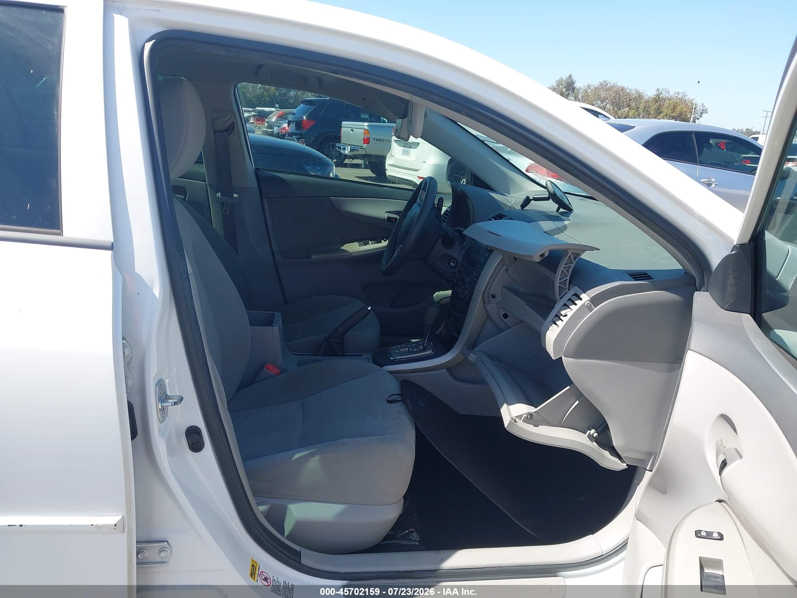 2010 Toyota Corolla Le Белый vin: 1NXBU4EE5AZ293599