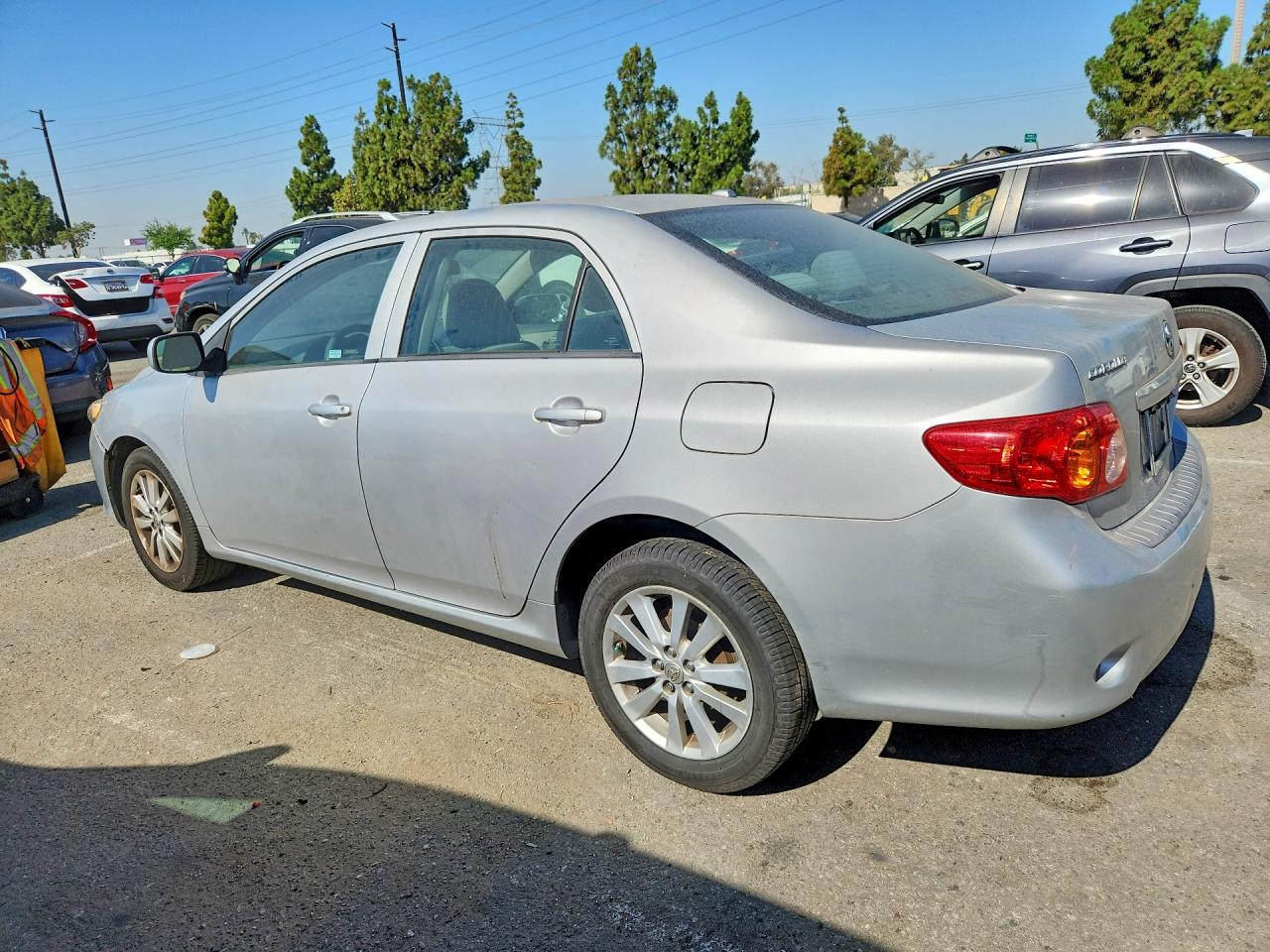 2010 Toyota Corolla Le Silver vin: 1NXBU4EE5AZ300616