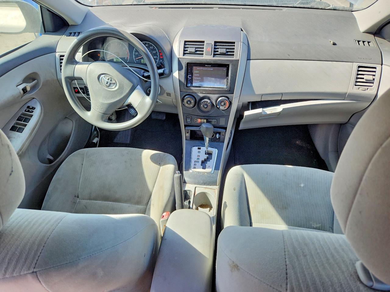 2010 Toyota Corolla Le Silver vin: 1NXBU4EE5AZ300616