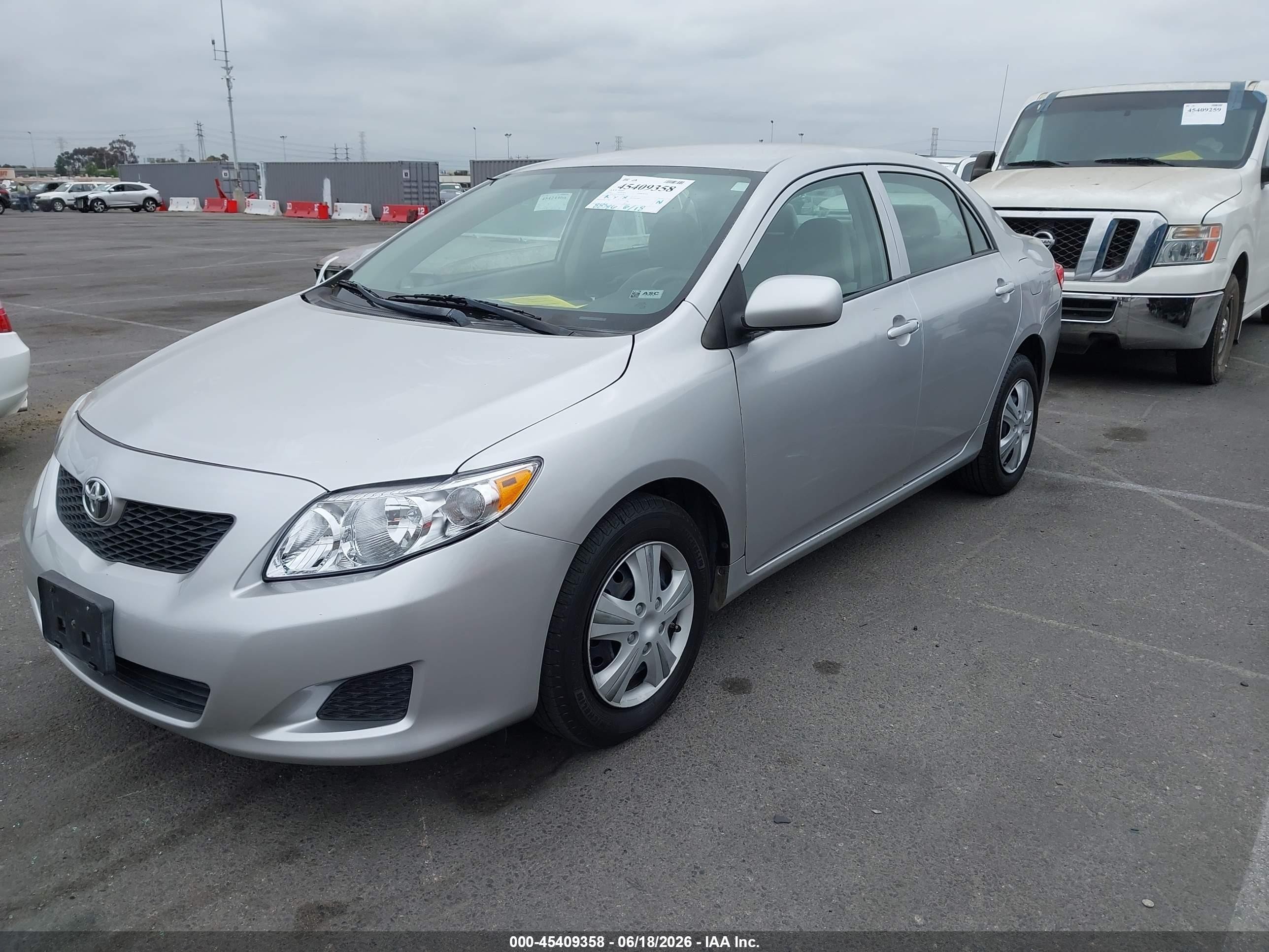 2010 Toyota Corolla Le Серебряный vin: 1NXBU4EE5AZ302592