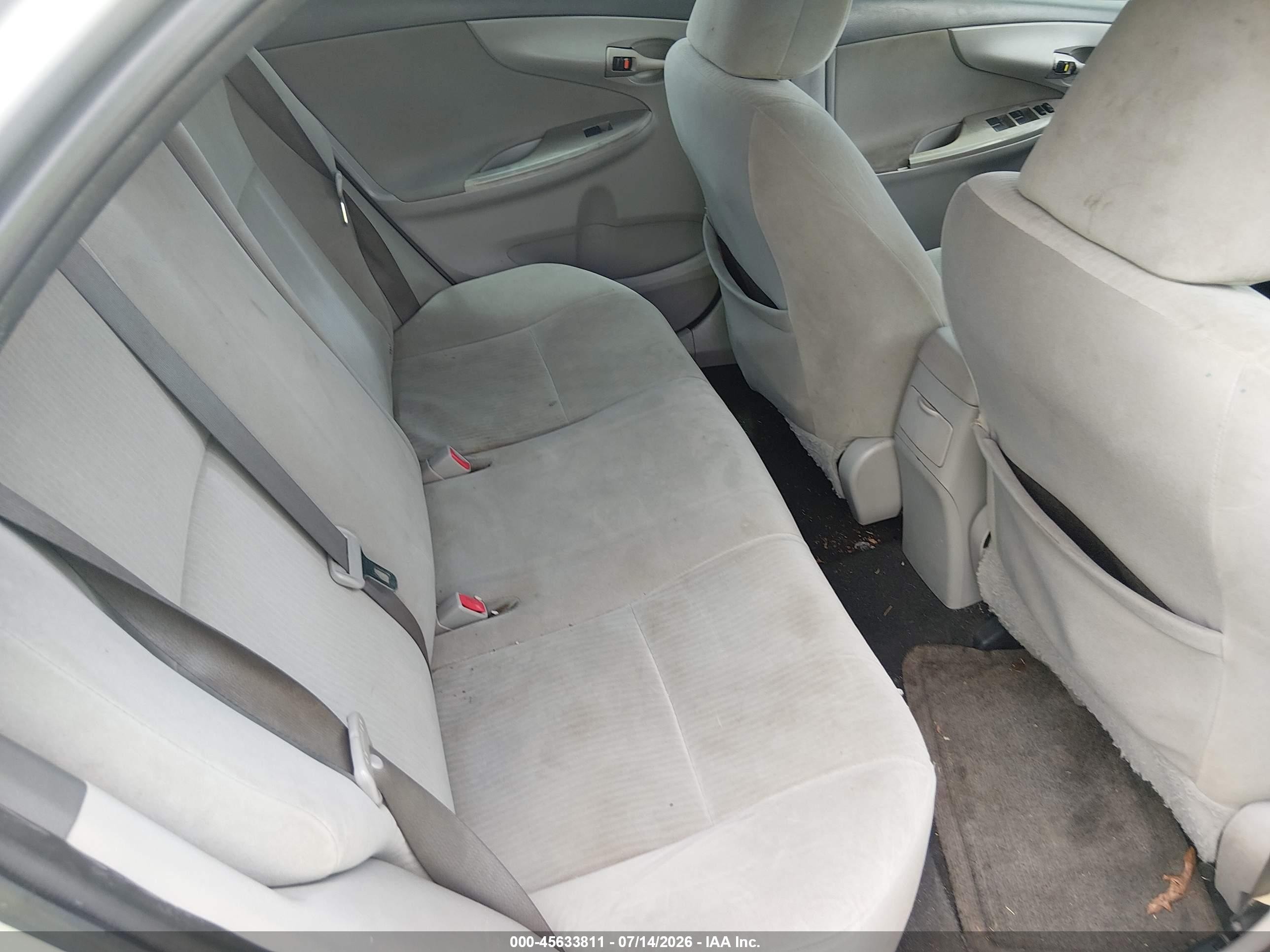 2010 Toyota Corolla Le Серебряный vin: 1NXBU4EE5AZ304651