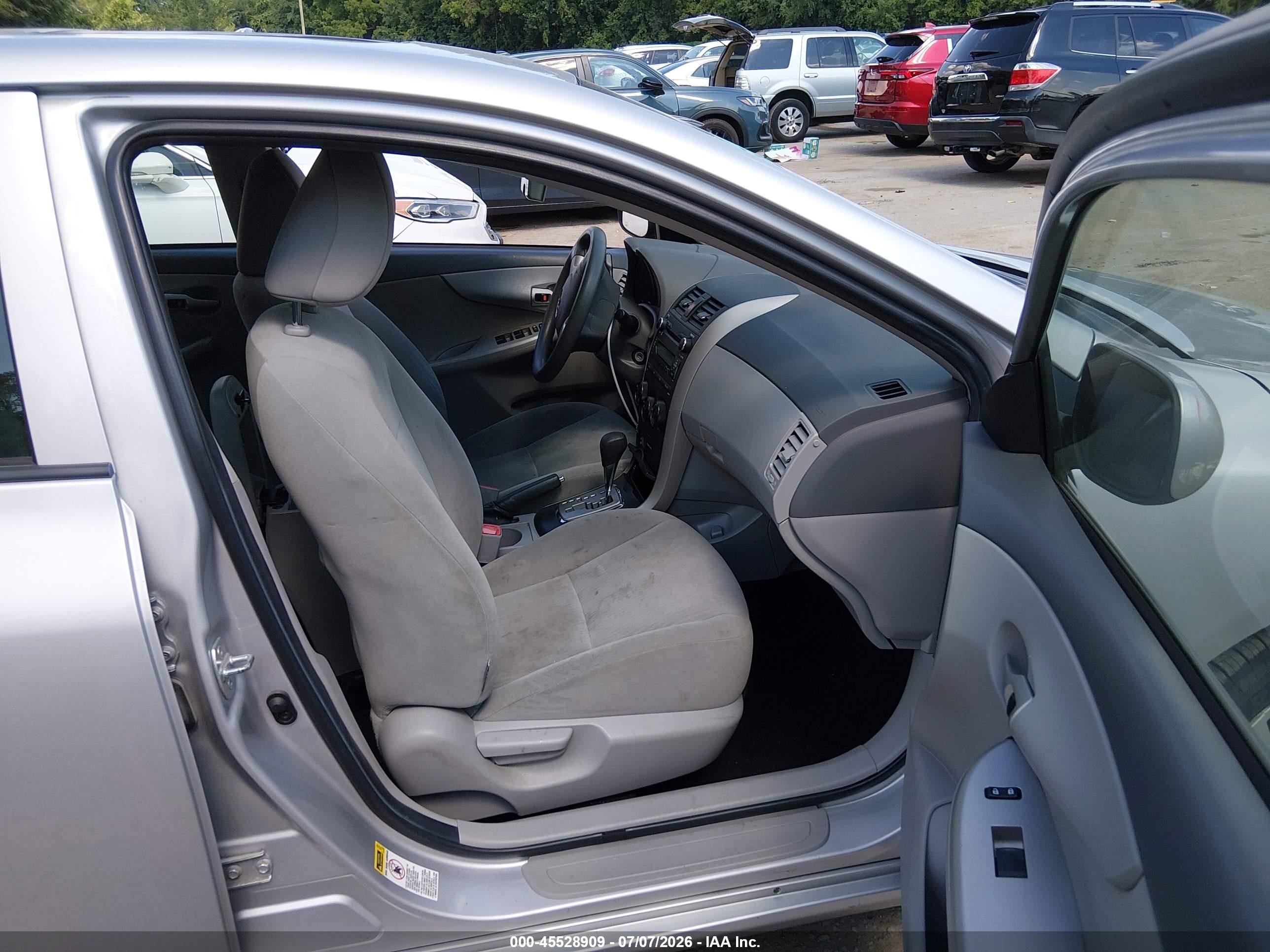 2010 Toyota Corolla Le Silver vin: 1NXBU4EE5AZ309915