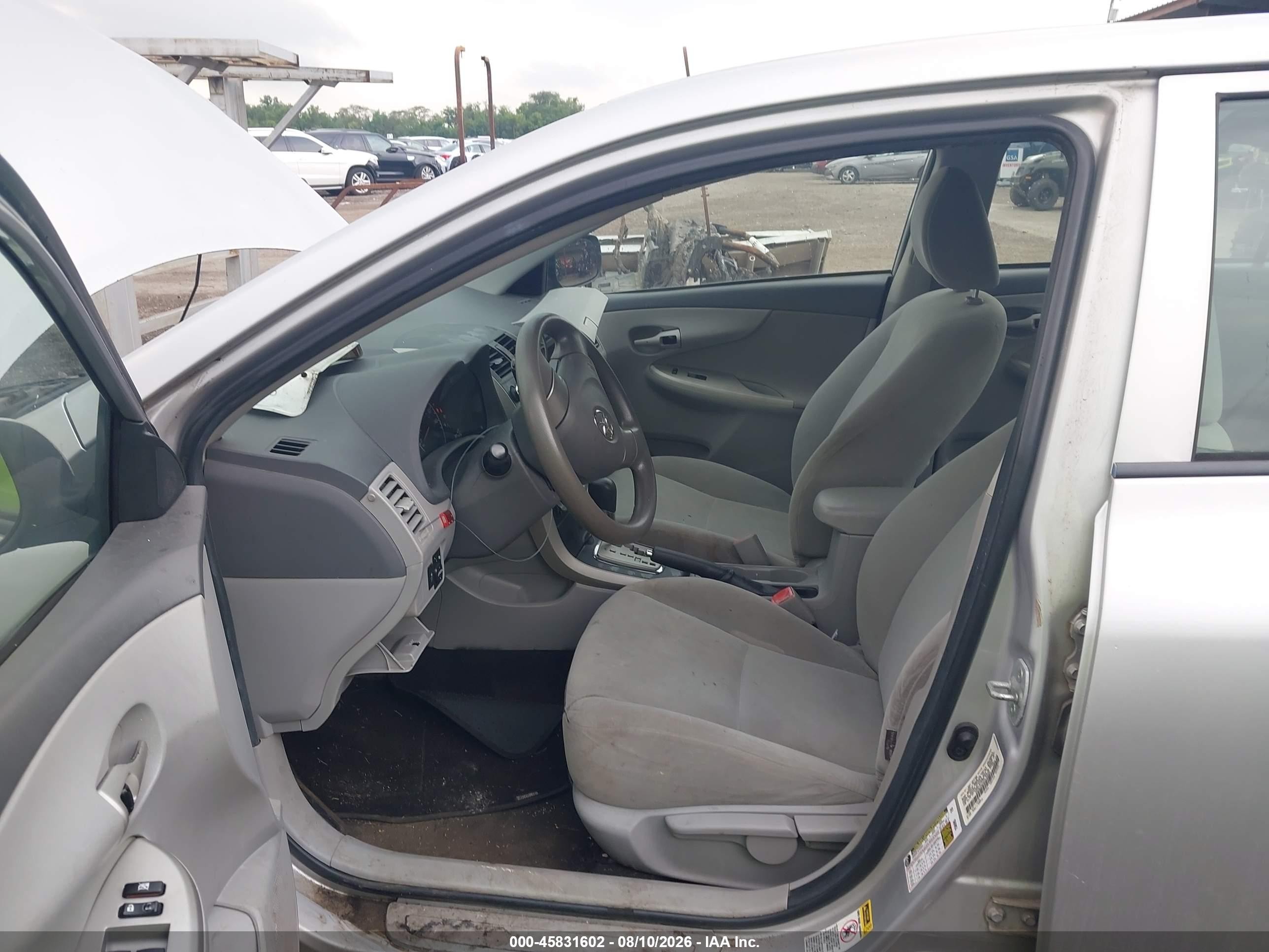 2010 Toyota Corolla Le Silver vin: 1NXBU4EE5AZ316668