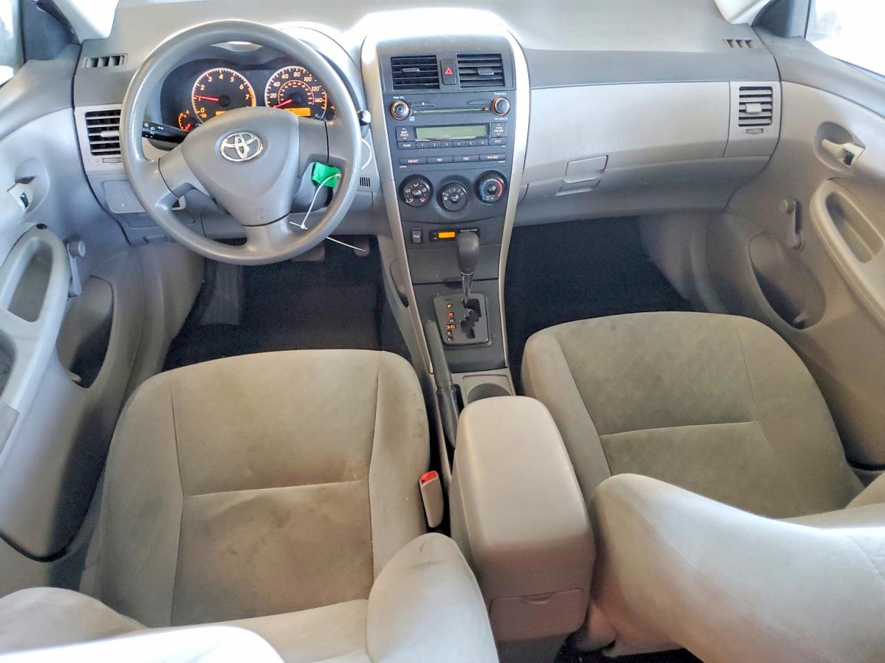 2010 Toyota Corolla Base White vin: 1NXBU4EE5AZ321790