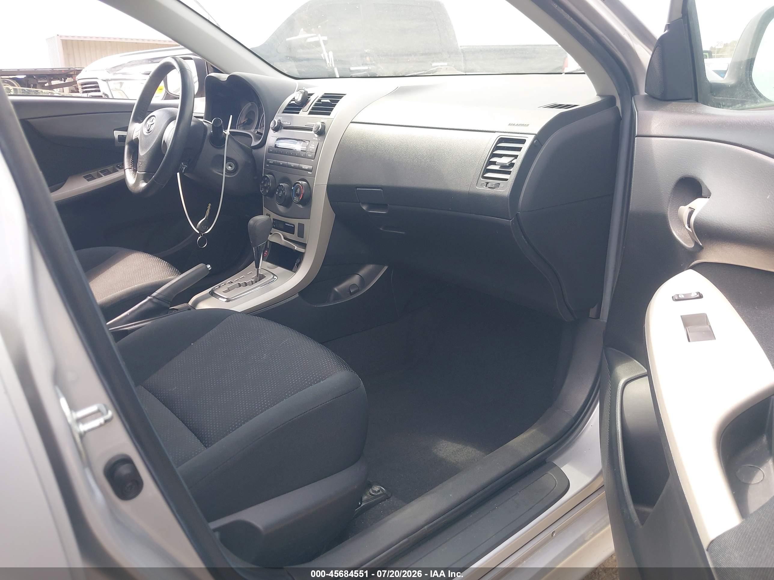2010 Toyota Corolla S Silver vin: 1NXBU4EE5AZ323877