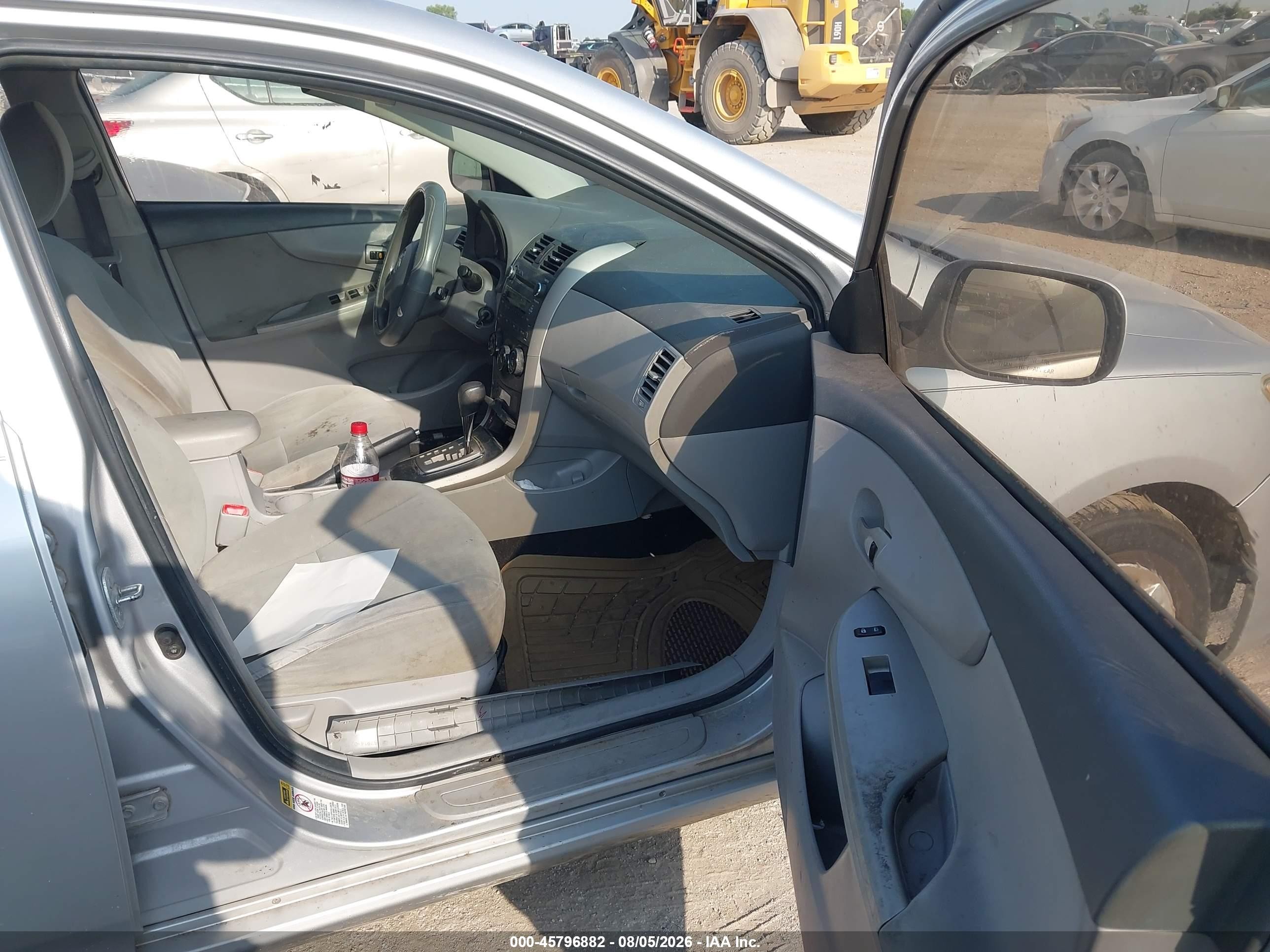 2010 Toyota Corolla Le Silver vin: 1NXBU4EE5AZ338329