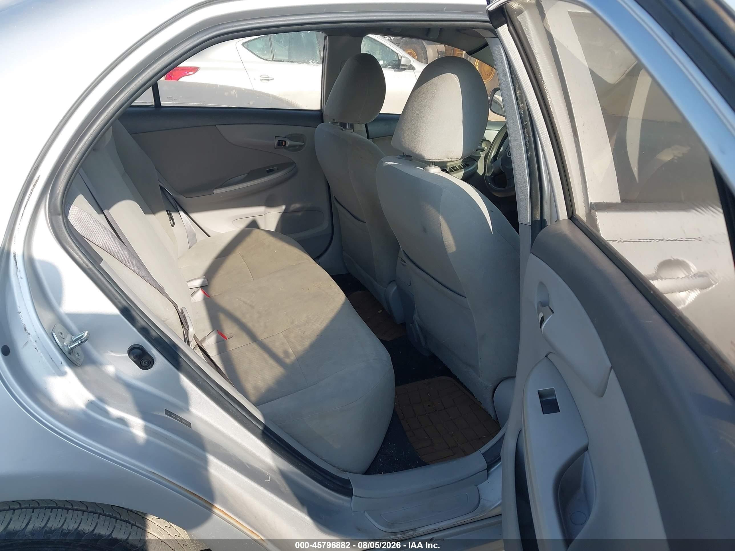 2010 Toyota Corolla Le Silver vin: 1NXBU4EE5AZ338329