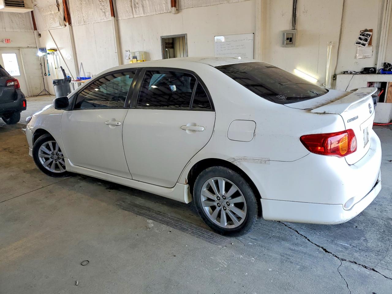 2010 Toyota Corolla S White vin: 1NXBU4EE6AZ173343